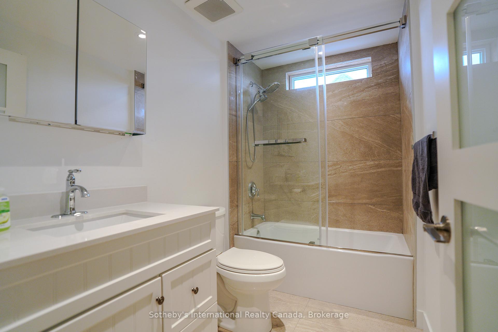Photo 29 of 50 Waterfront Circle, Collingwood — HOMEH