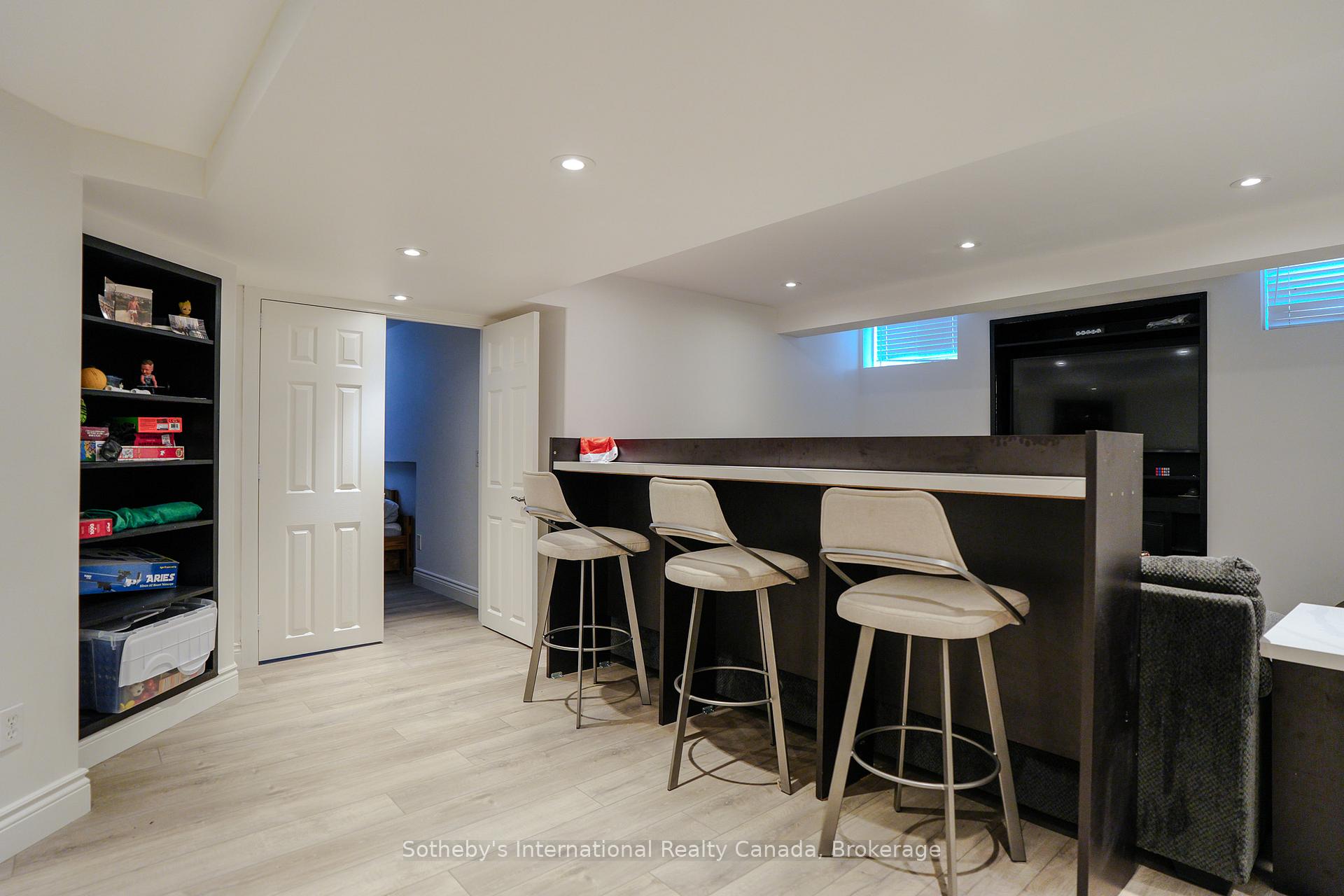 Photo 40 of 50 Waterfront Circle, Collingwood — HOMEH