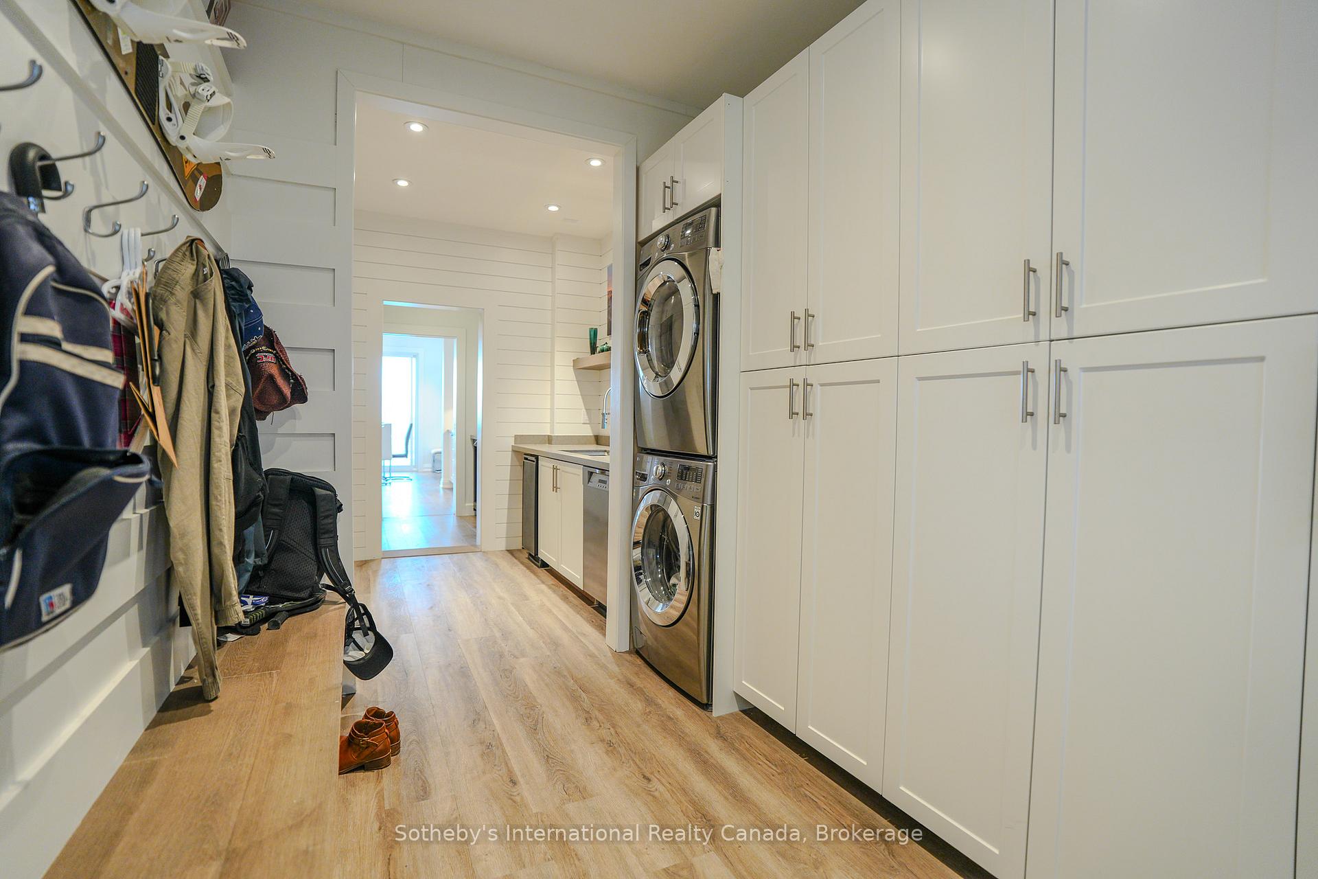 Photo 46 of 50 Waterfront Circle, Collingwood — HOMEH