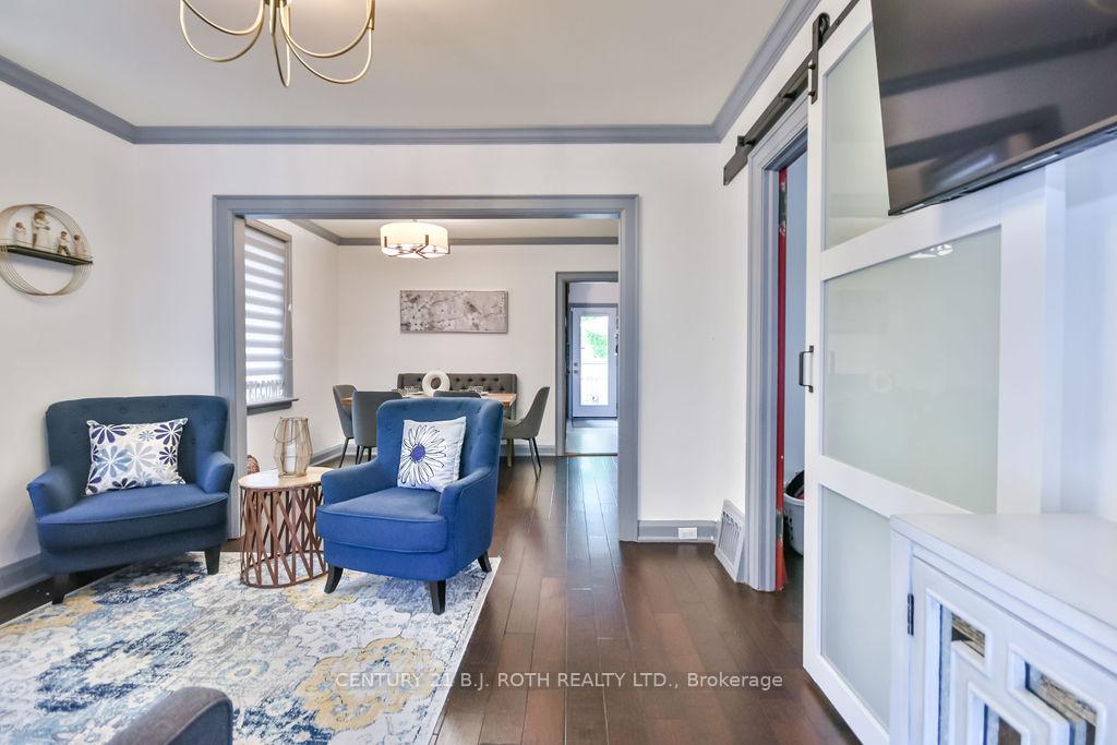 Photo 3 of 15 Thomson Street, Barrie, Queen's Park — HOMEH