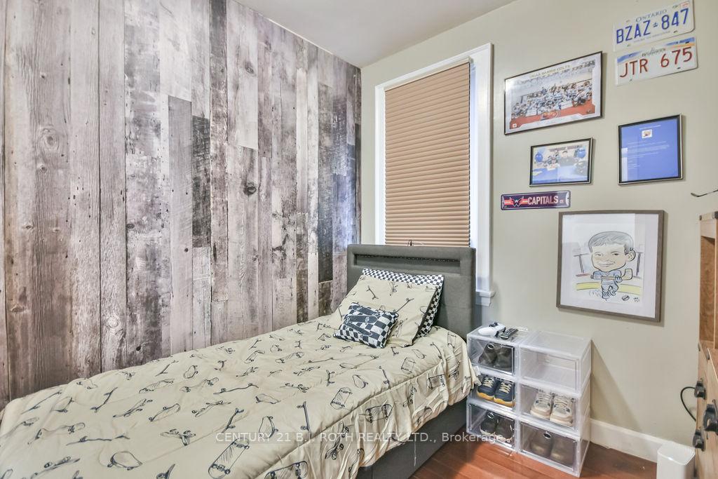 Photo 10 of 15 Thomson Street, Barrie, Queen's Park — HOMEH
