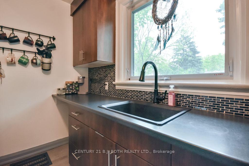 Photo 16 of 15 Thomson Street, Barrie, Queen's Park — HOMEH