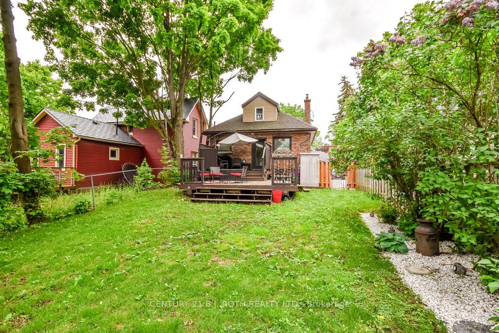 Photo 32 of 15 Thomson Street, Barrie, Queen's Park — HOMEH