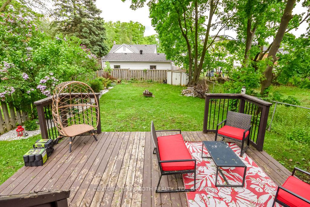 Photo 34 of 15 Thomson Street, Barrie, Queen's Park — HOMEH