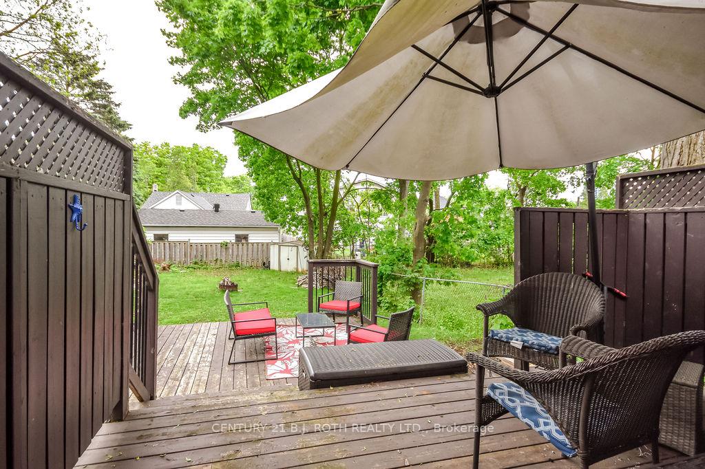 Photo 35 of 15 Thomson Street, Barrie, Queen's Park — HOMEH