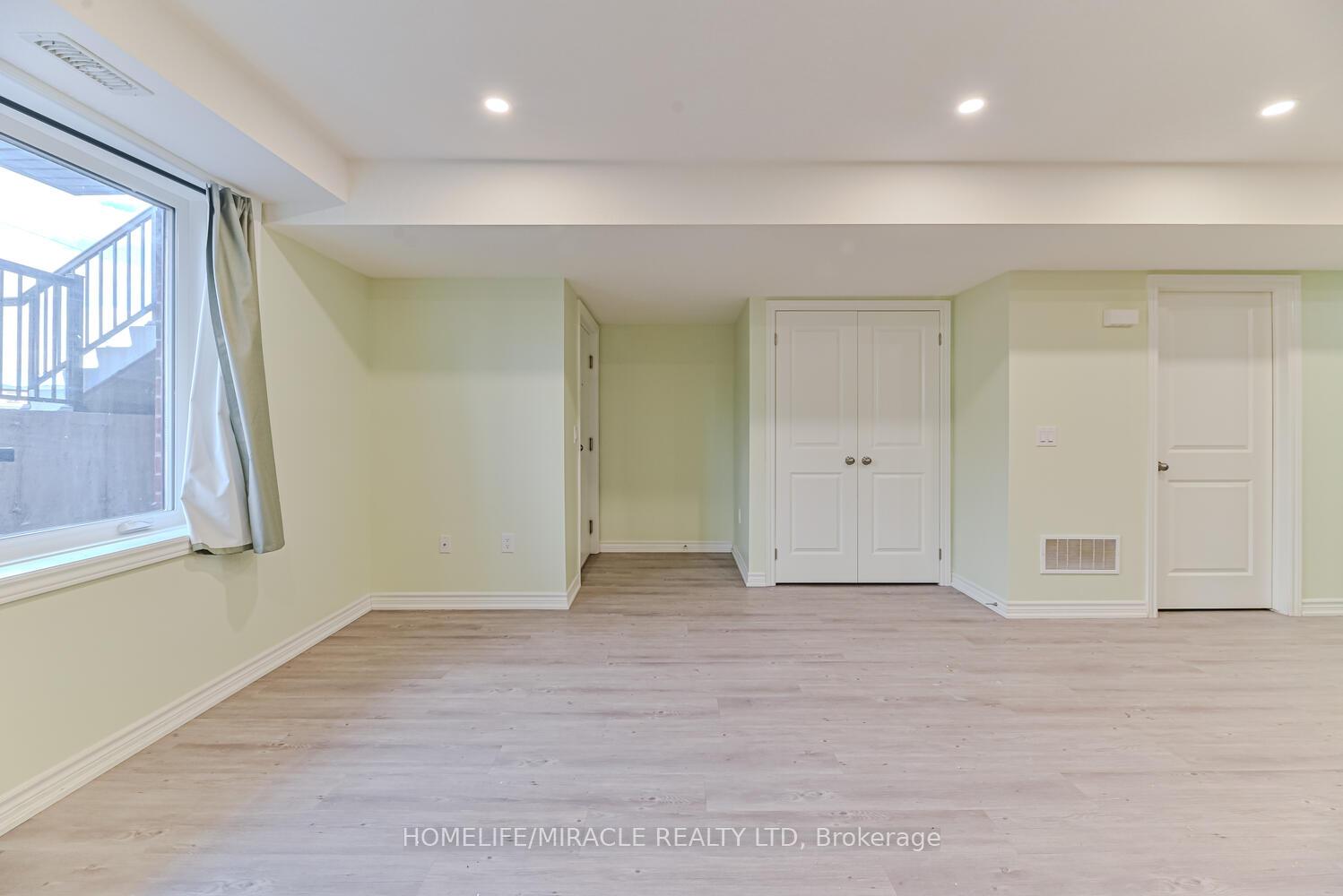 Photo 9 of 289 Chapel Hill Drive, Kitchener — HOMEH