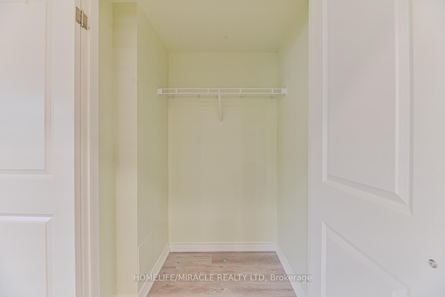 Photo 12 of 289 Chapel Hill Drive, Kitchener — HOMEH