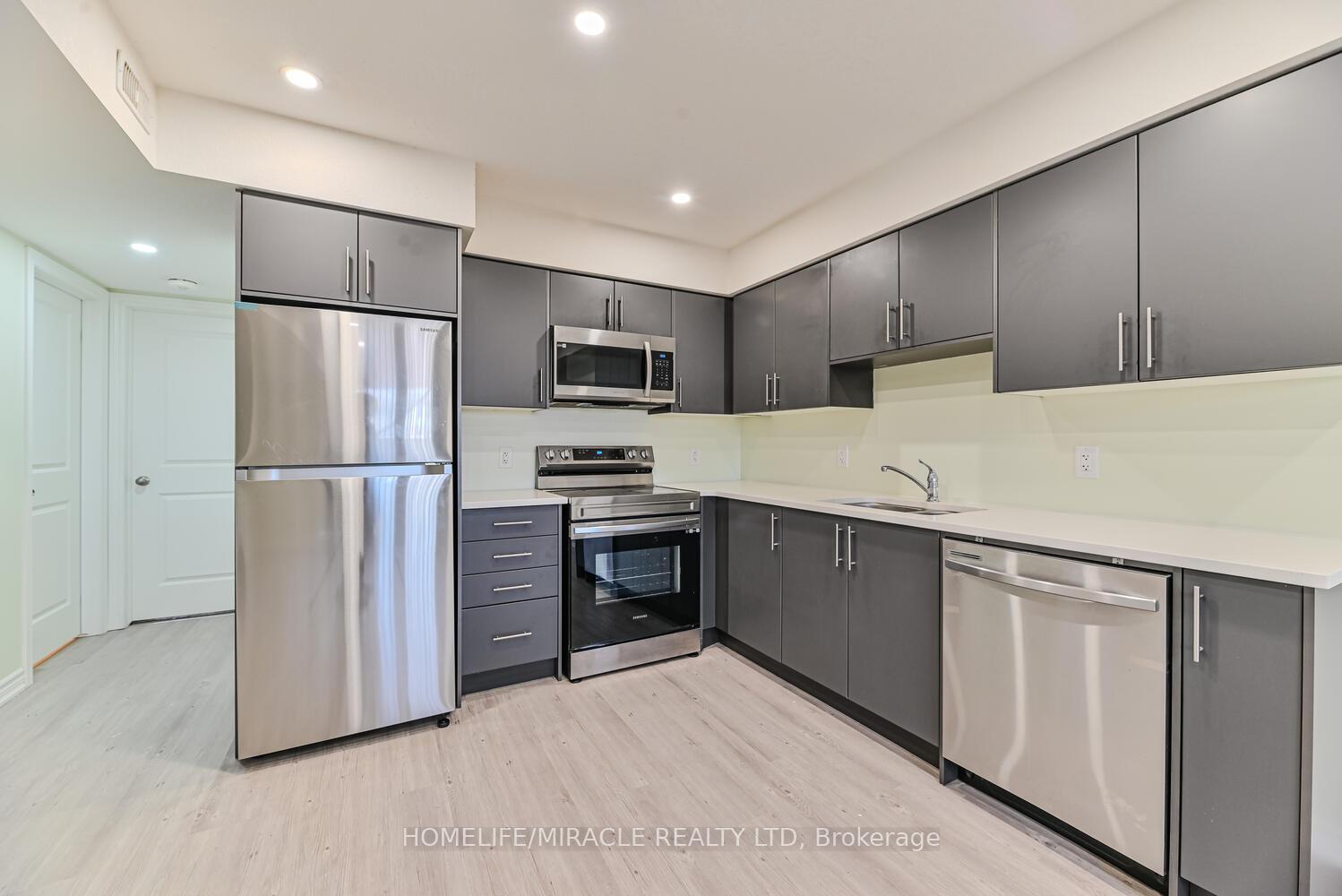 Photo 14 of 289 Chapel Hill Drive, Kitchener — HOMEH