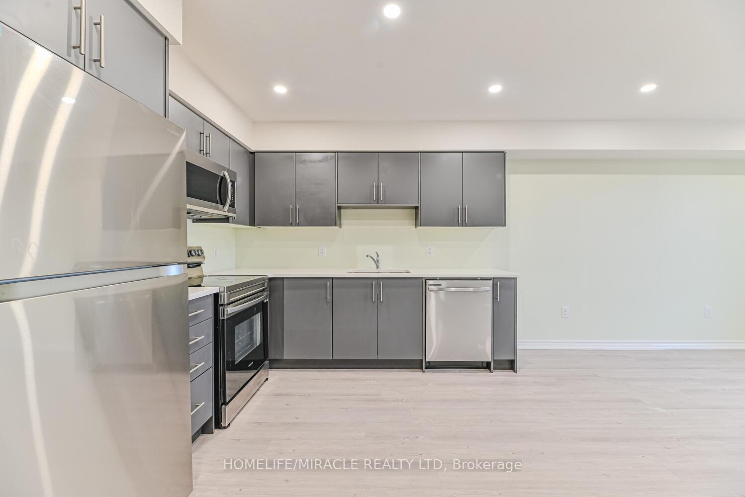 Photo 15 of 289 Chapel Hill Drive, Kitchener — HOMEH