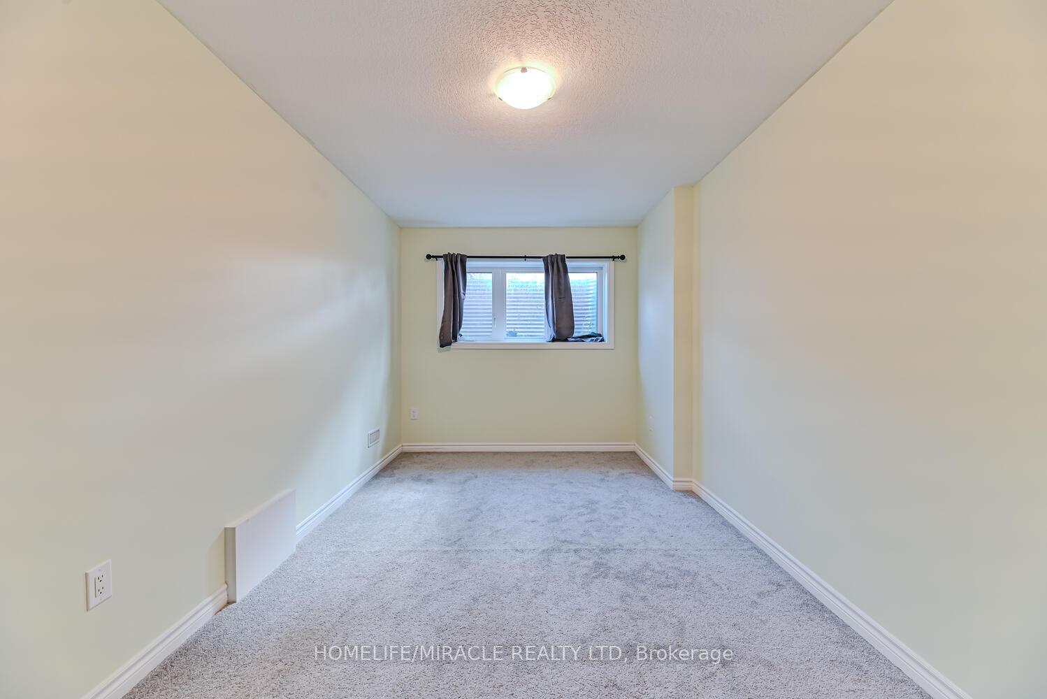 Photo 19 of 289 Chapel Hill Drive, Kitchener — HOMEH
