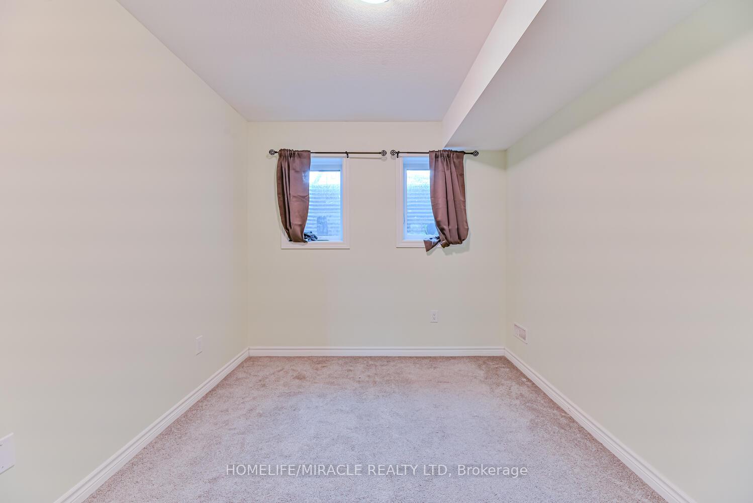 Photo 24 of 289 Chapel Hill Drive, Kitchener — HOMEH