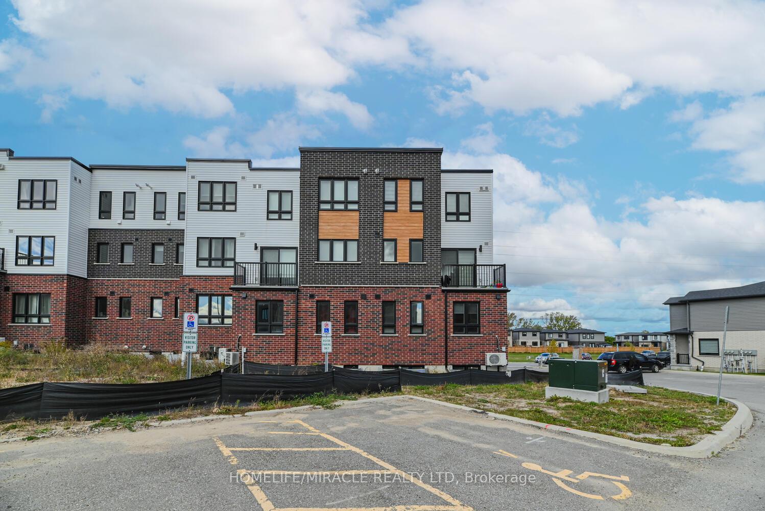 Photo 31 of 289 Chapel Hill Drive, Kitchener — HOMEH