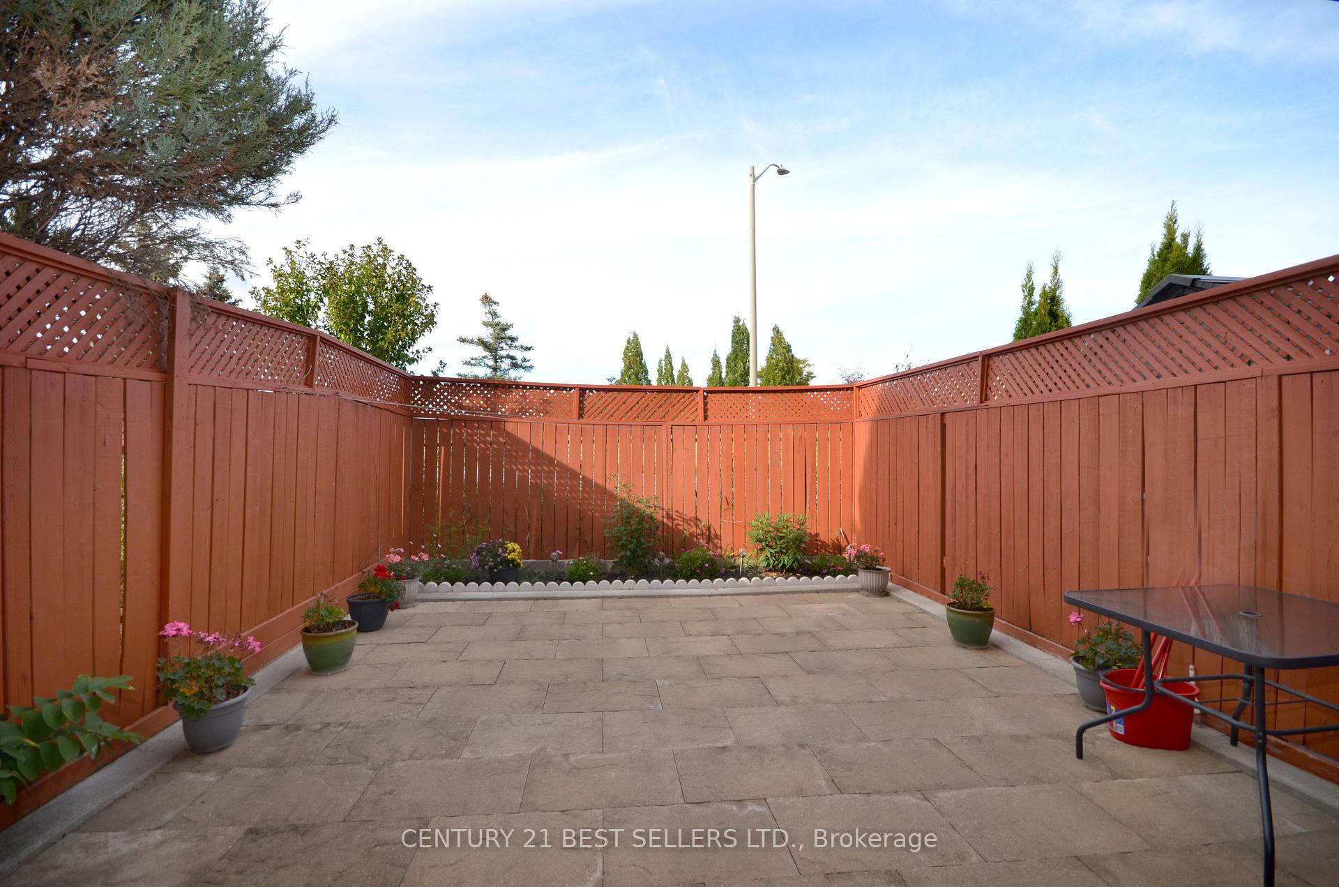 Photo 7 of 24 Tania Crescent, Vaughan, Maple — HOMEH