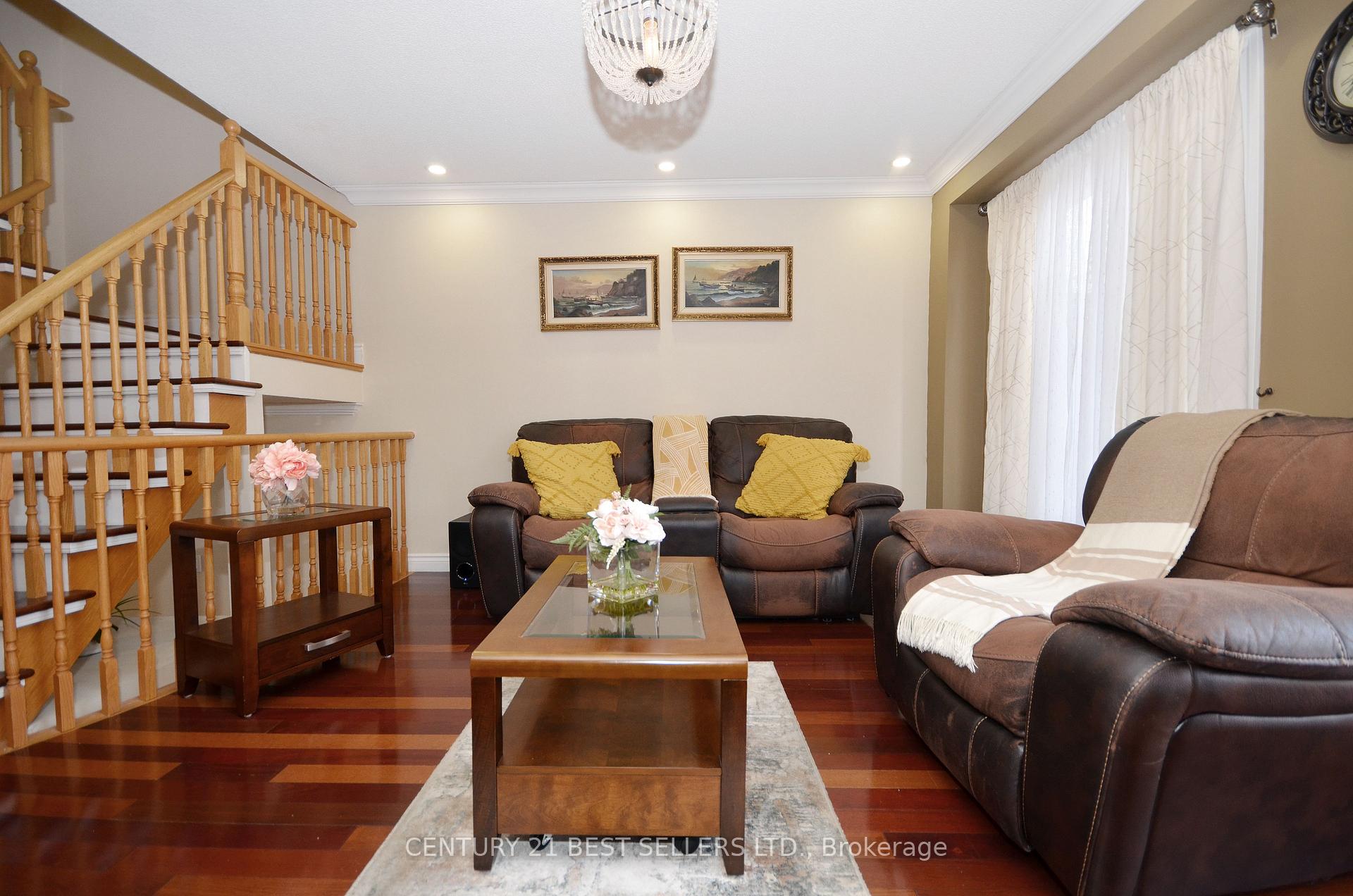 Photo 18 of 24 Tania Crescent, Vaughan, Maple — HOMEH