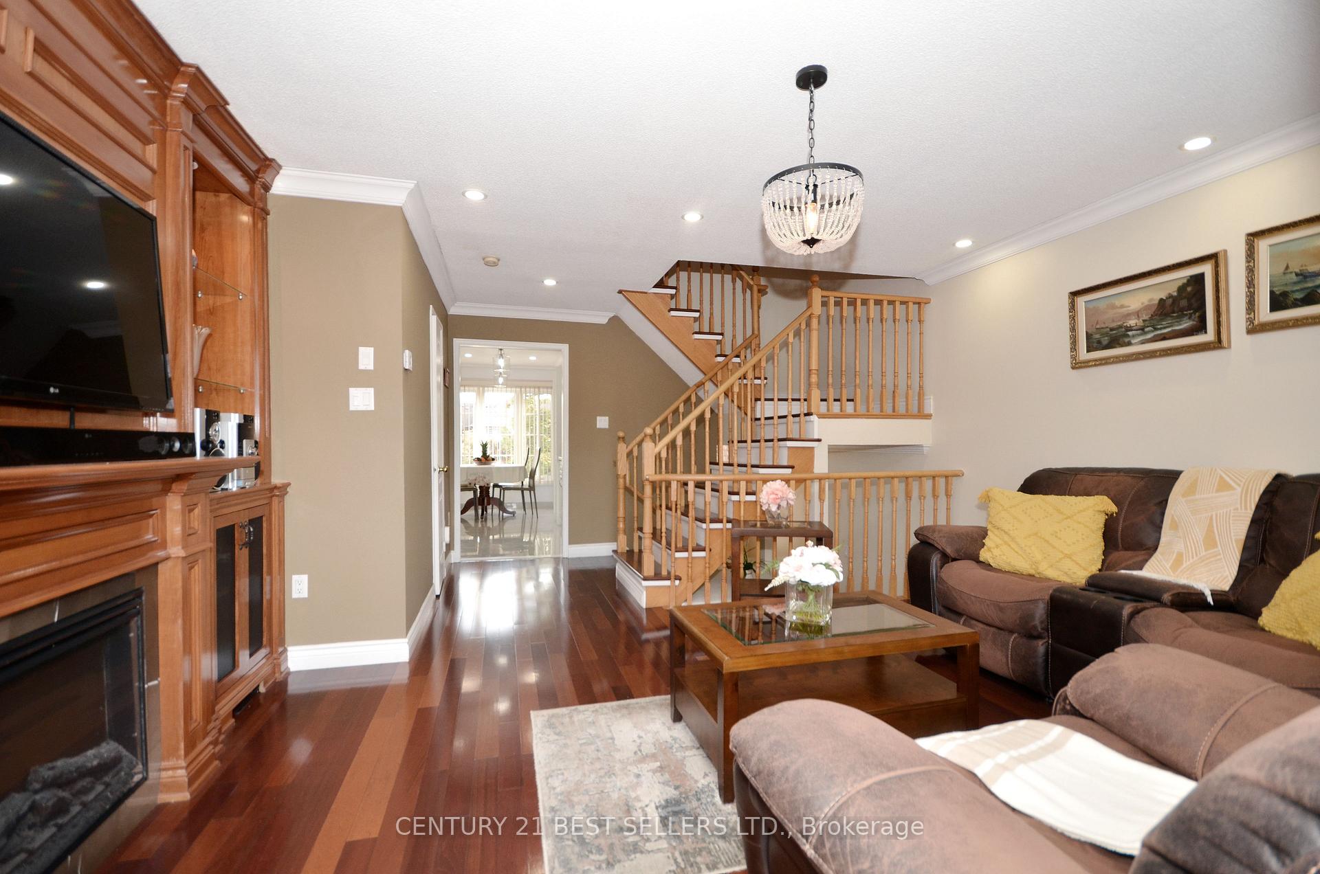 Photo 21 of 24 Tania Crescent, Vaughan, Maple — HOMEH