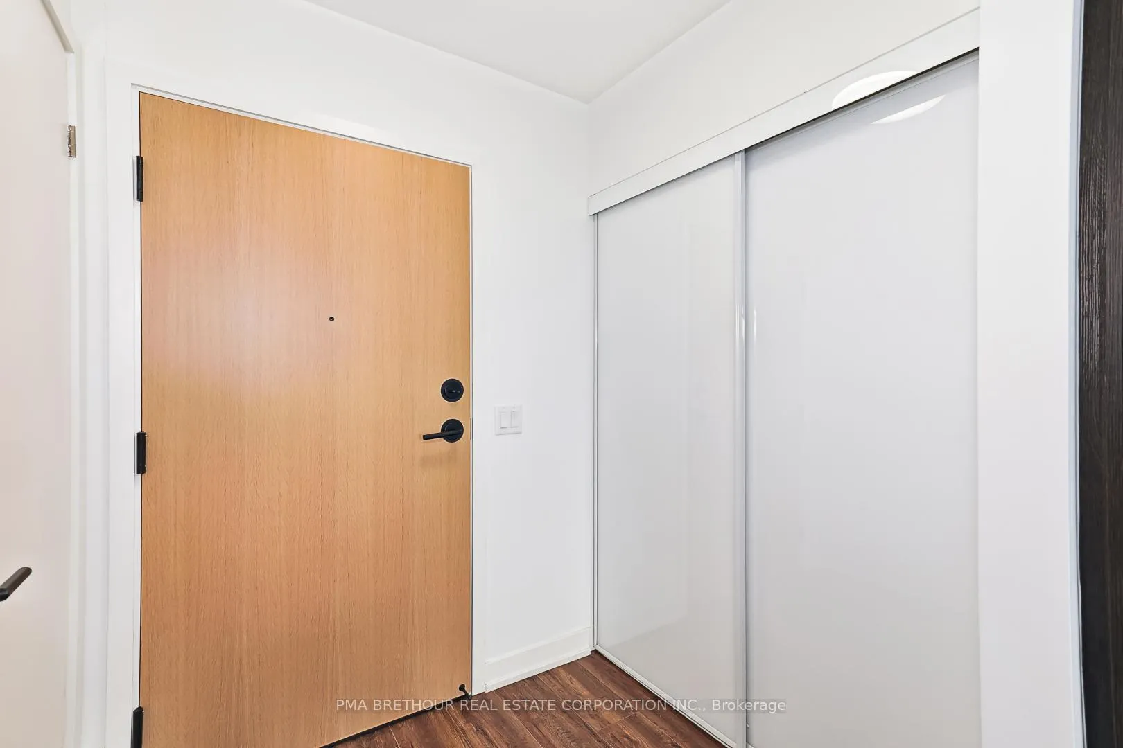 Photo 5 of Unit 212, 31 Huron Street, Collingwood — HOMEH