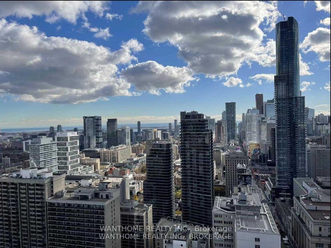 Front of Unit 3710, 501 Yonge Street