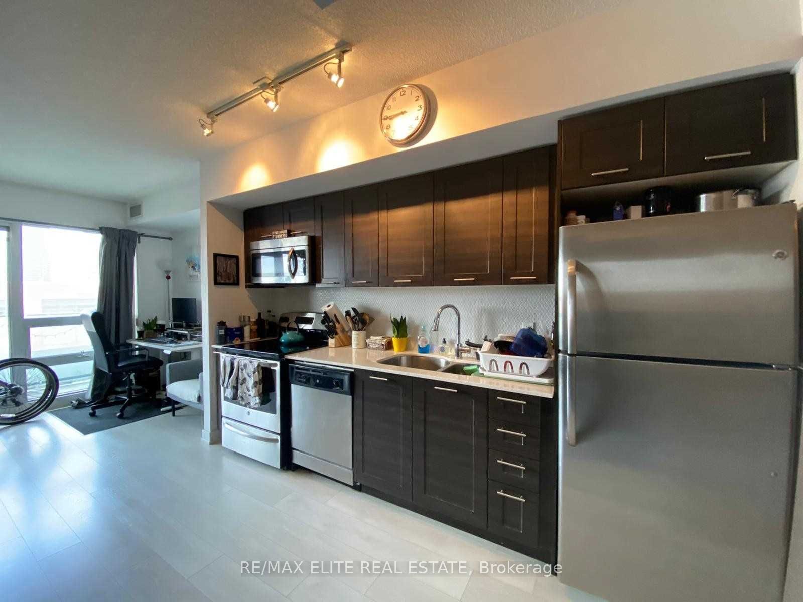 Front of Unit 509, 2220 Lakeshore Boulevard W