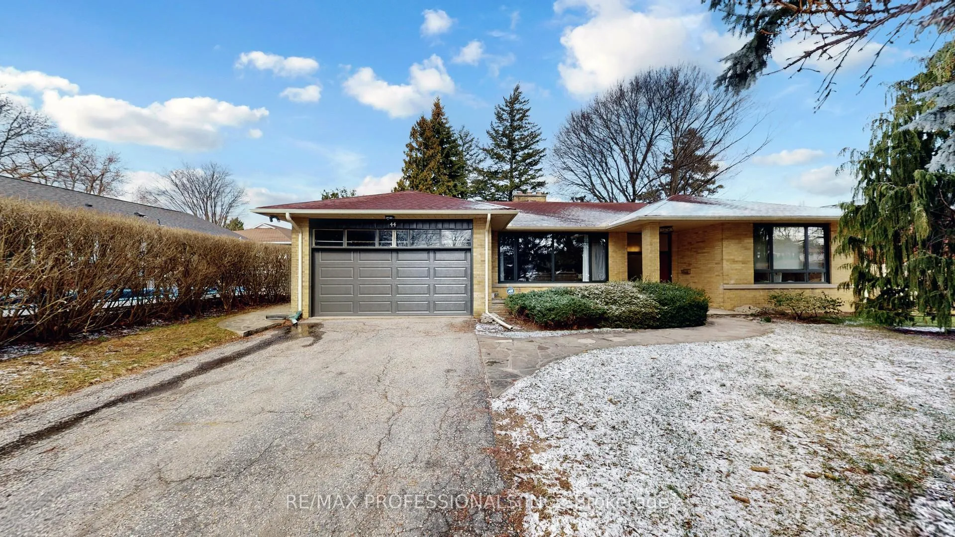 Front of Unit BSMT, 44 Princess Margaret Boulevard