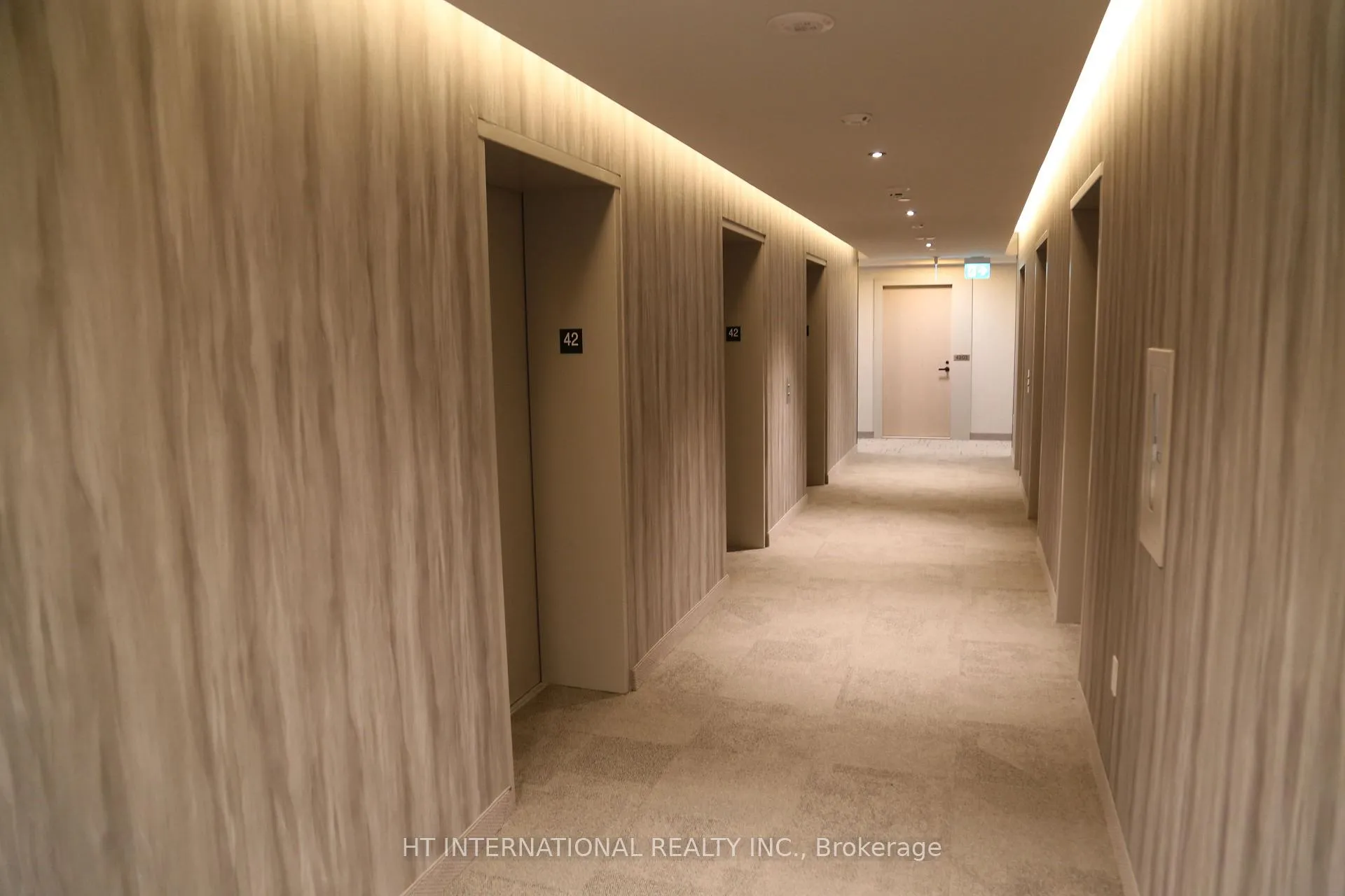 Photo 4 of Unit 4208, 8 Interchange Way, Vaughan, Vaughan Corporate Centre — HOMEH