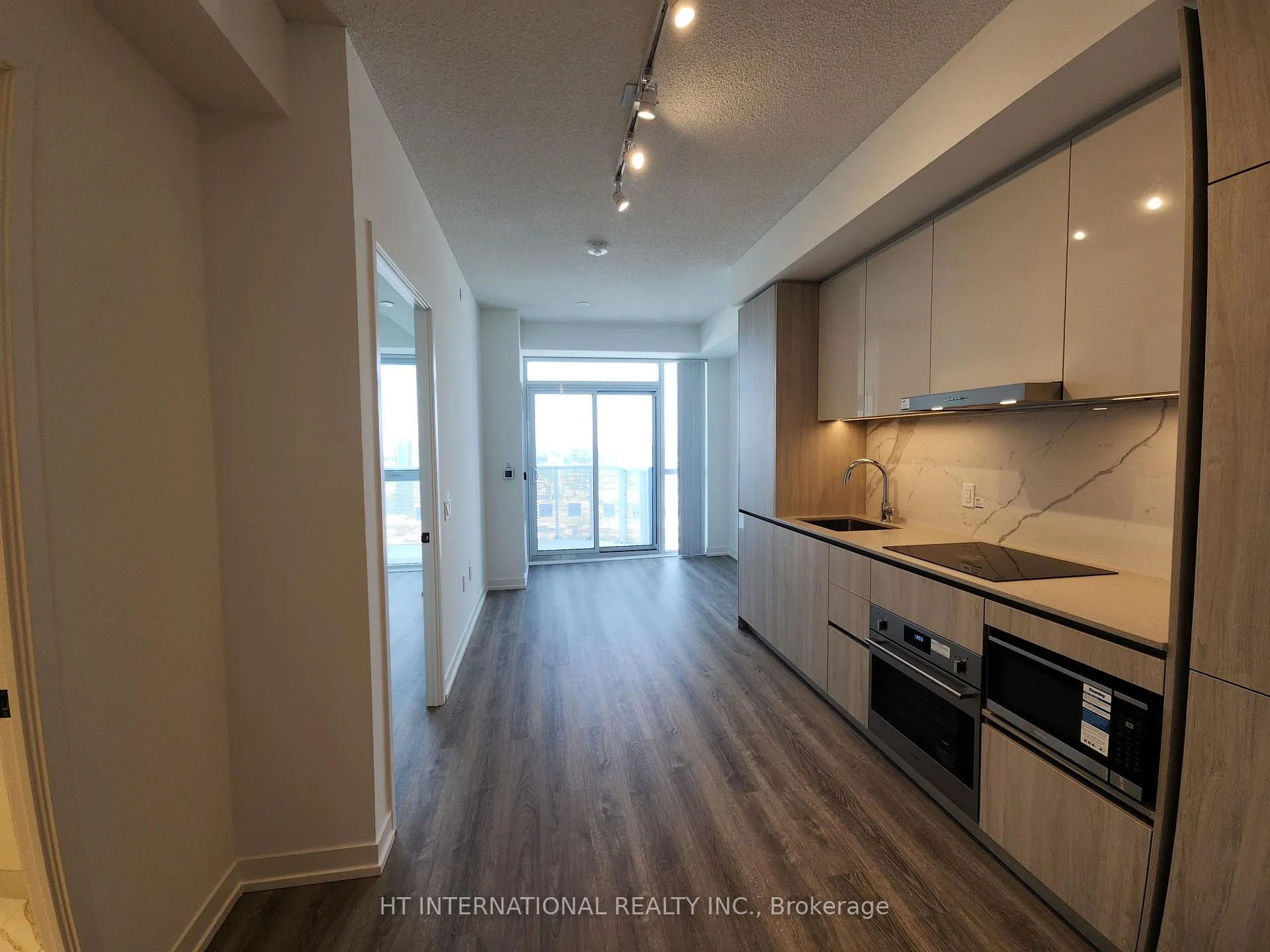 Photo 6 of Unit 4208, 8 Interchange Way, Vaughan, Vaughan Corporate Centre — HOMEH