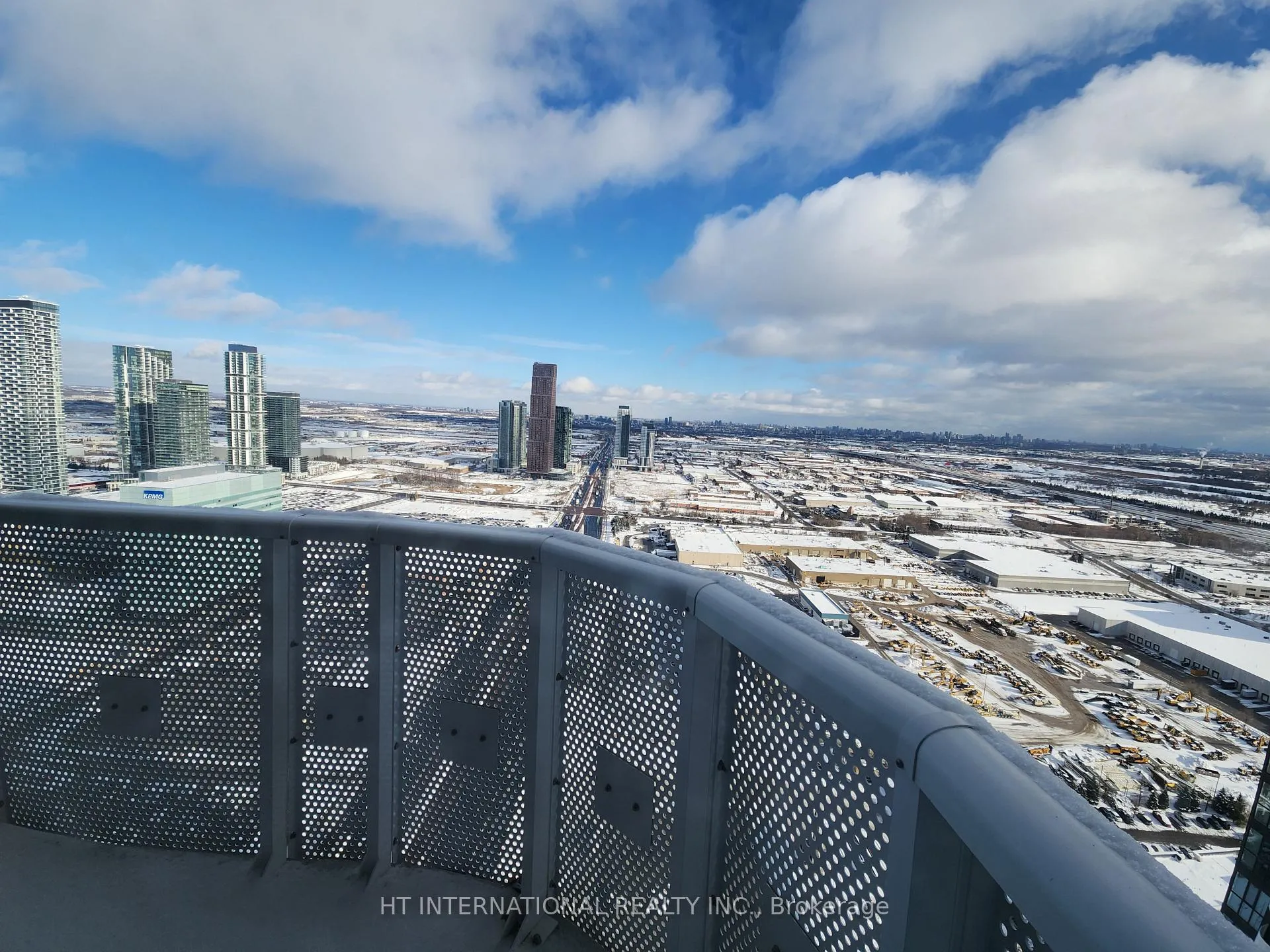 Photo 7 of Unit 4208, 8 Interchange Way, Vaughan, Vaughan Corporate Centre — HOMEH