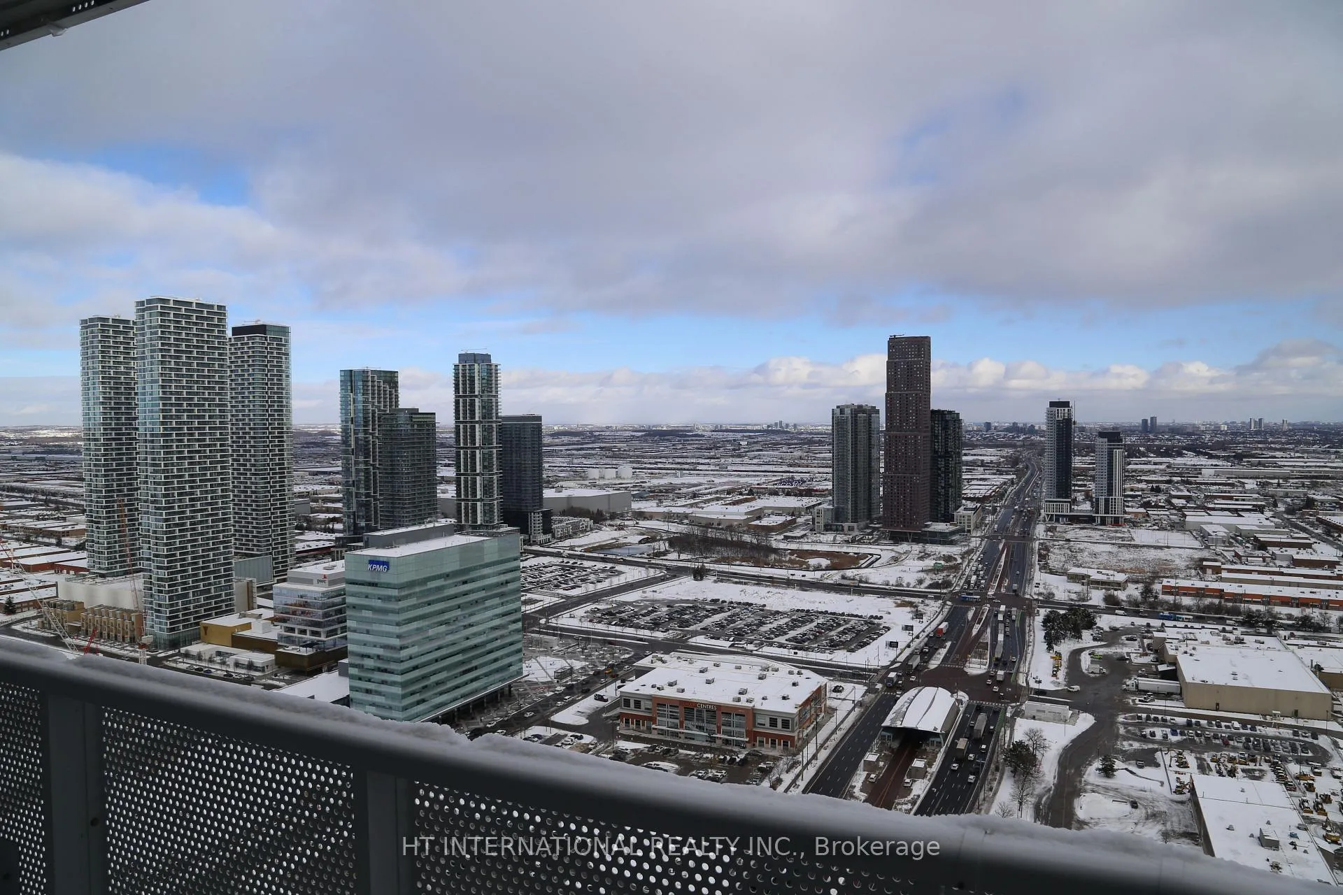 Photo 8 of Unit 4208, 8 Interchange Way, Vaughan, Vaughan Corporate Centre — HOMEH
