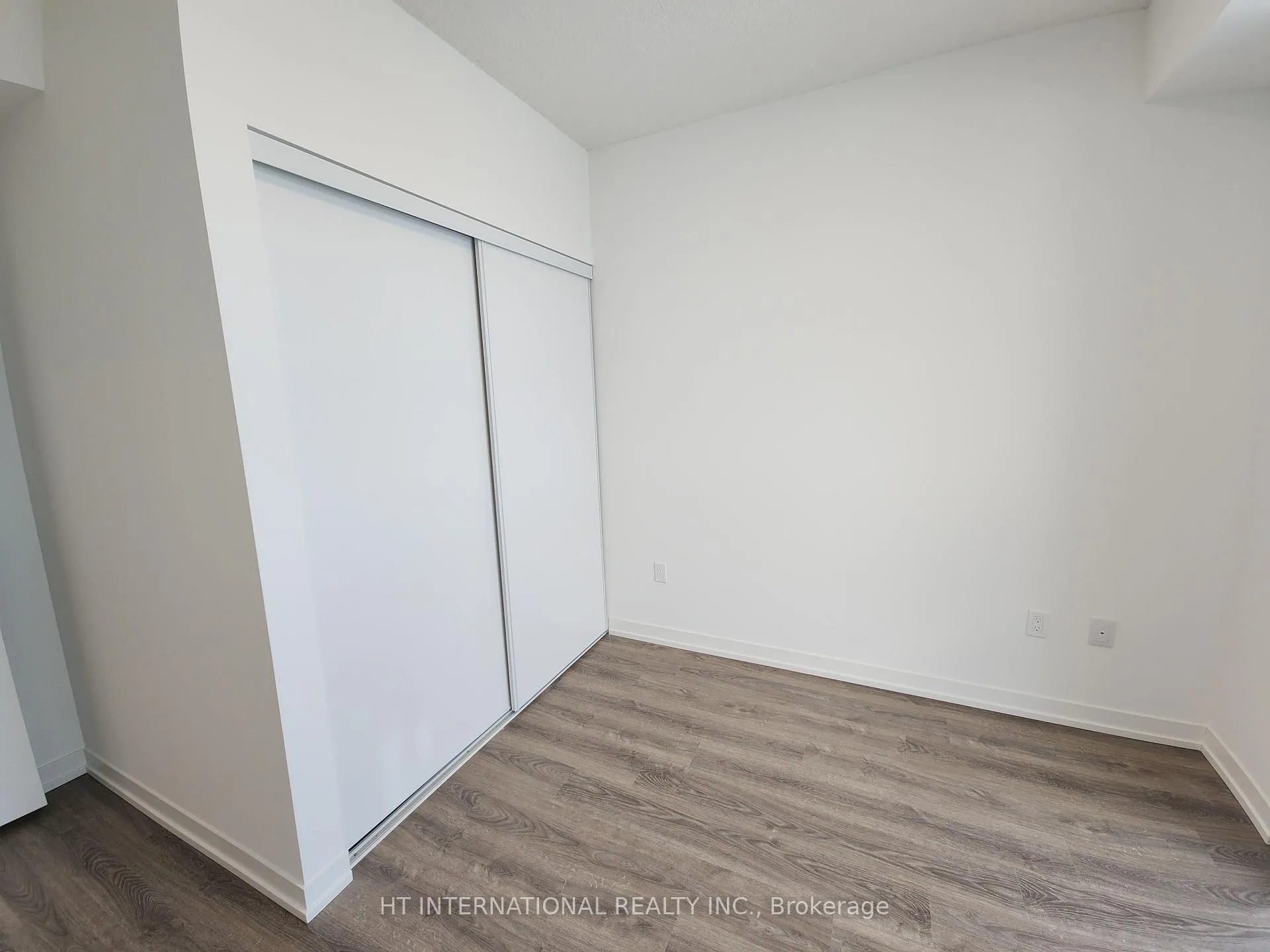 Photo 10 of Unit 4208, 8 Interchange Way, Vaughan, Vaughan Corporate Centre — HOMEH