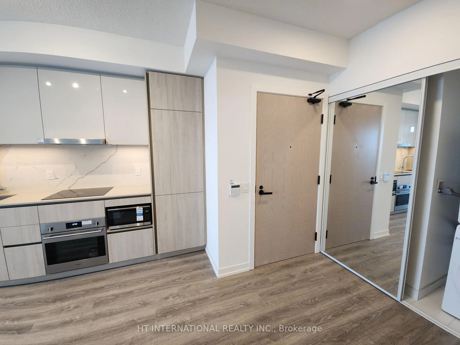 Photo 14 of Unit 4208, 8 Interchange Way, Vaughan, Vaughan Corporate Centre — HOMEH