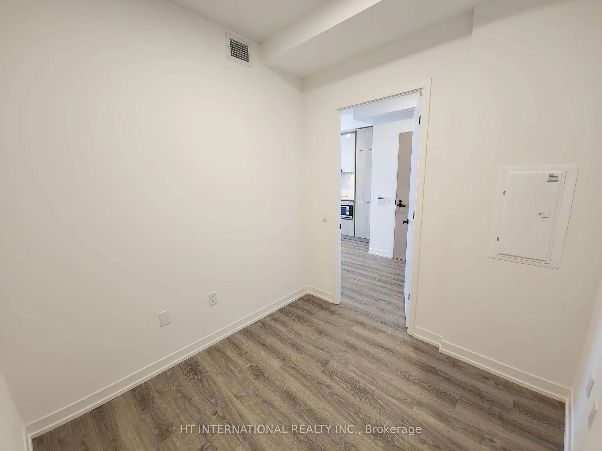 Photo 17 of Unit 4208, 8 Interchange Way, Vaughan, Vaughan Corporate Centre — HOMEH