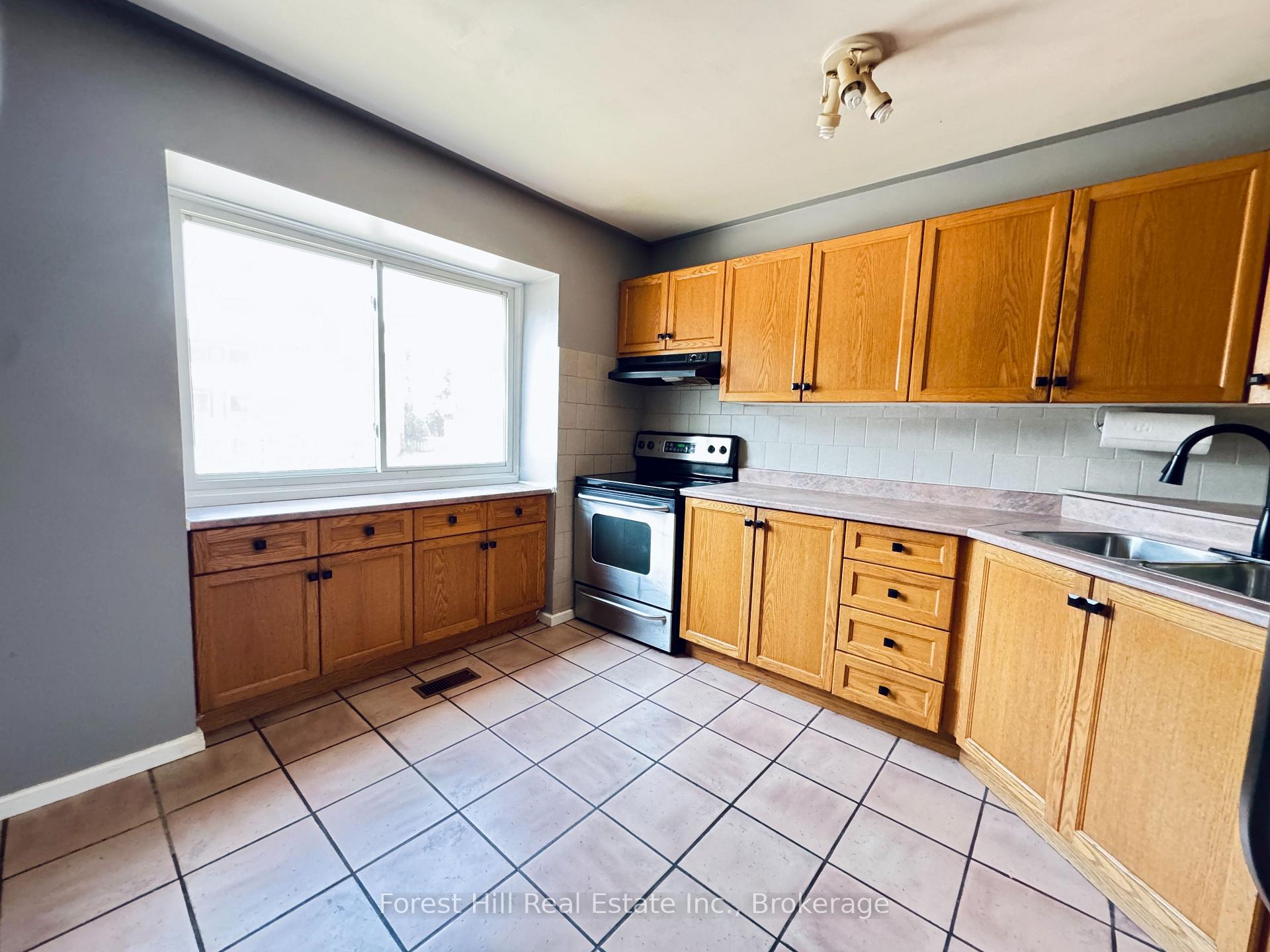 Photo 6 of Unit 10, 145 Rice Avenue, Hamilton, Fessenden — HOMEH