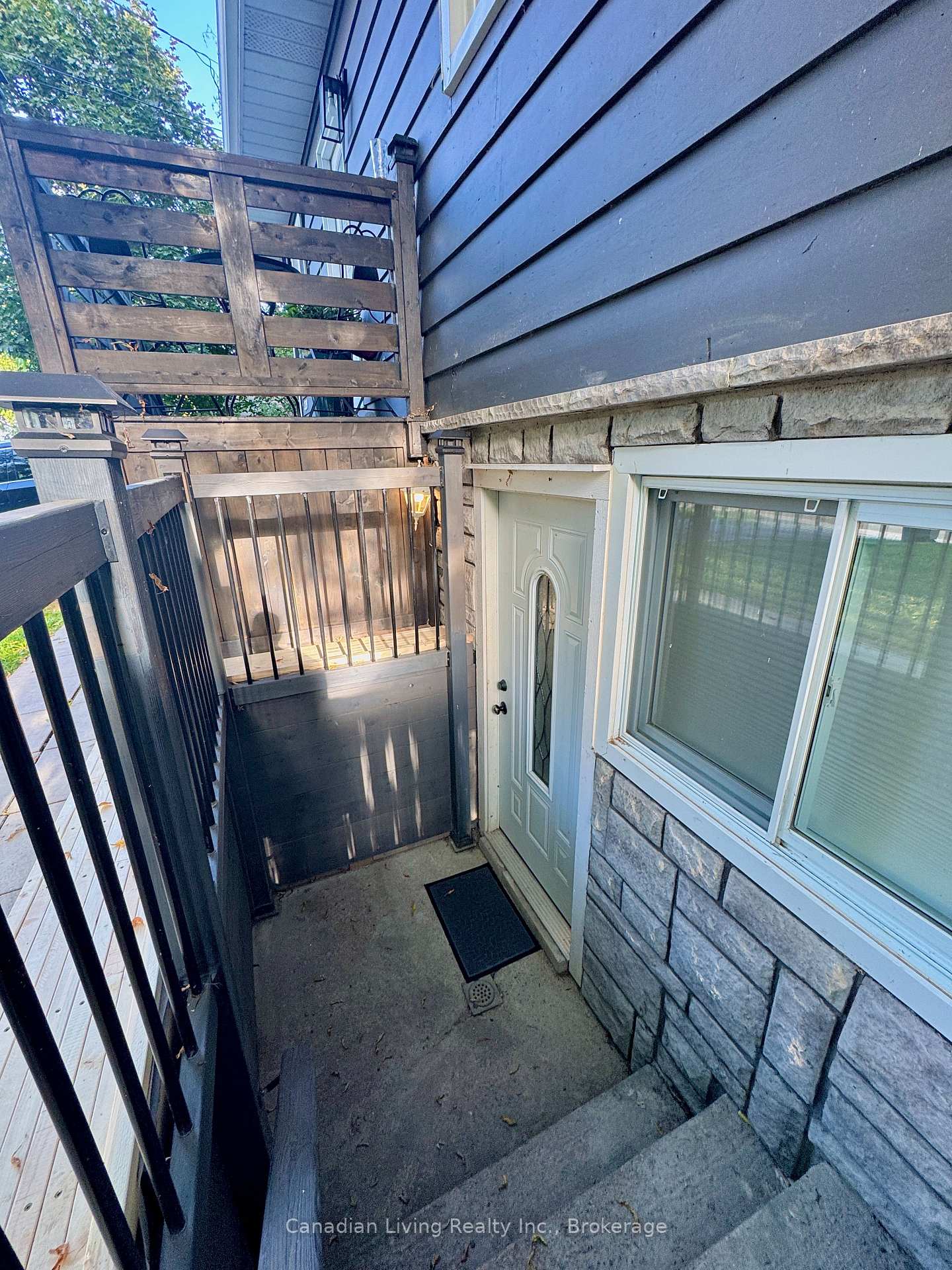 Photo 3 of 279 Irene Drive, Georgina, Keswick South — HOMEH