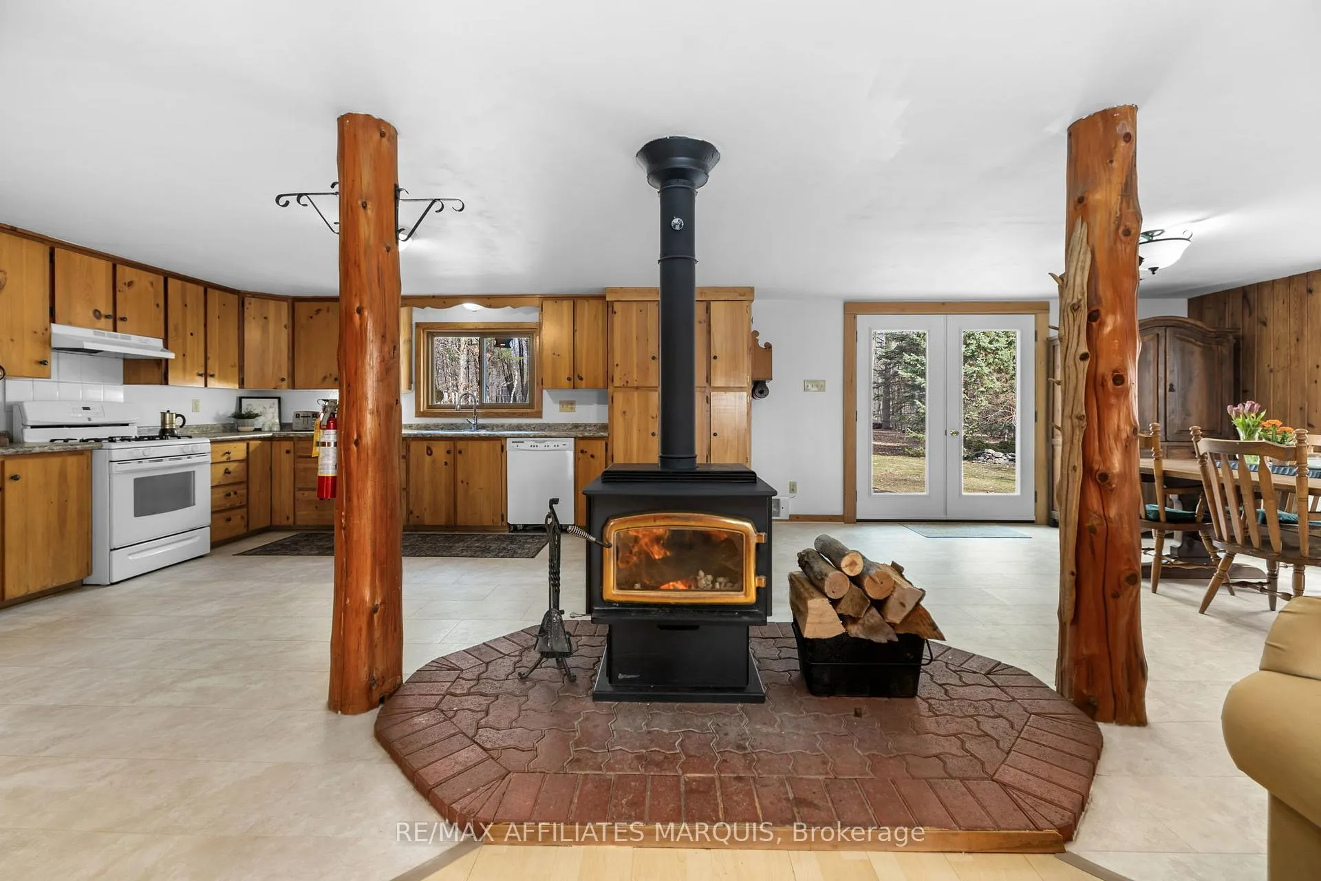 Photo 9 of 44 Tower Road, Rideau Lakes, Rideau Lakes (South Elmsley) Twp — HOMEH