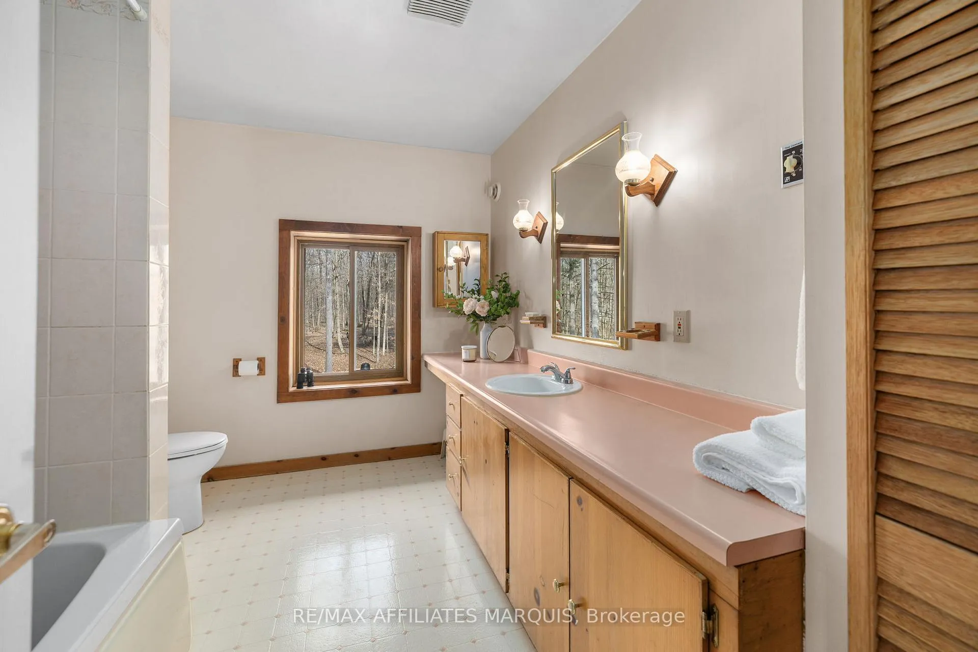 Photo 21 of 44 Tower Road, Rideau Lakes, Rideau Lakes (South Elmsley) Twp — HOMEH