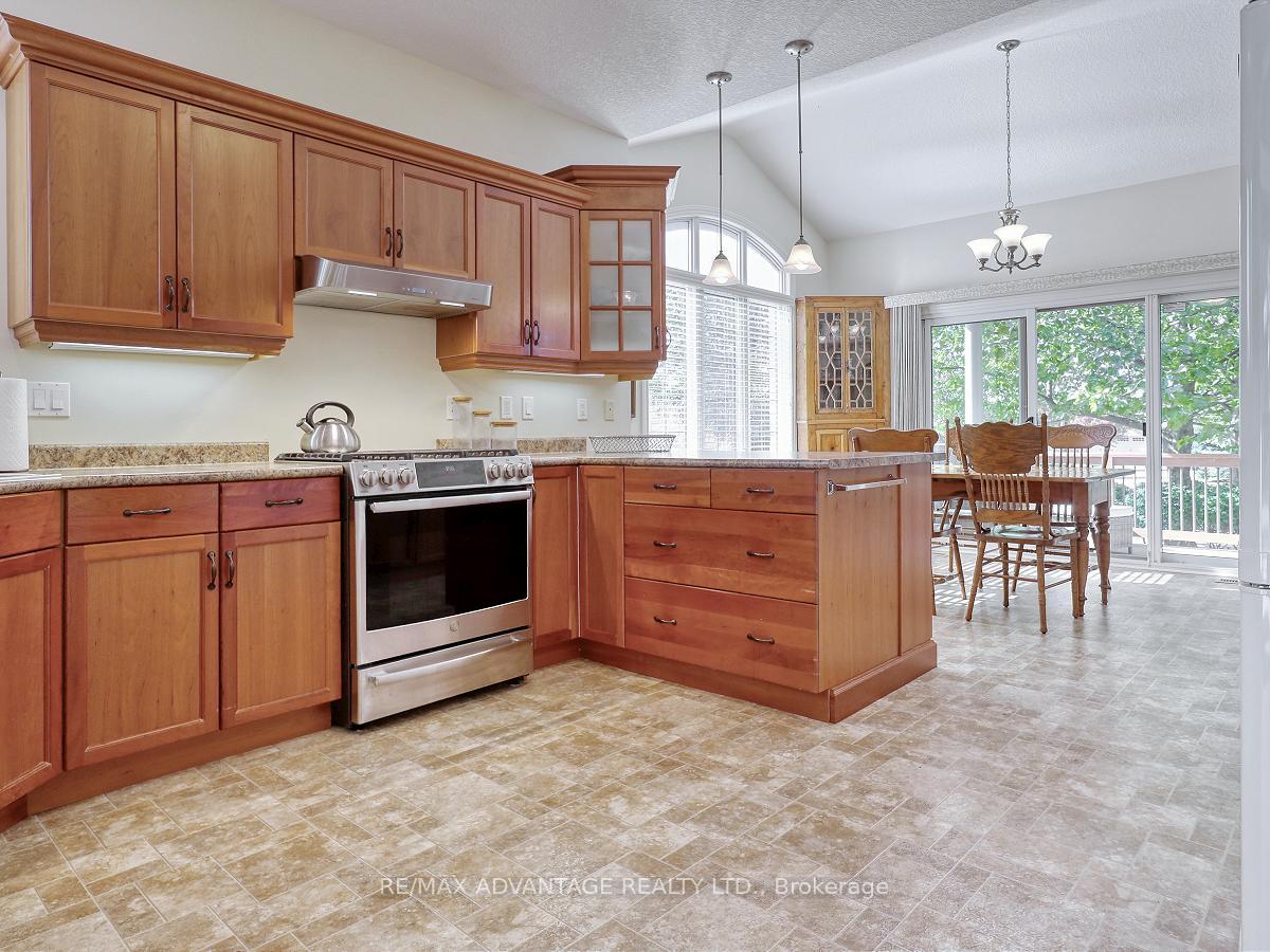 Photo 14 of Unit 6, 100 Southgate Parkway, St. Thomas — HOMEH