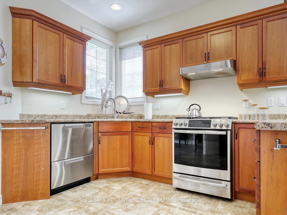 Photo 16 of Unit 6, 100 Southgate Parkway, St. Thomas — HOMEH