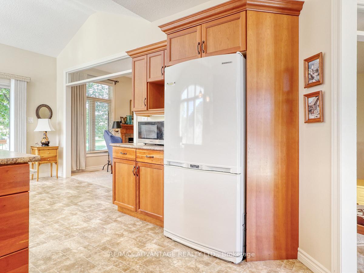 Photo 18 of Unit 6, 100 Southgate Parkway, St. Thomas — HOMEH