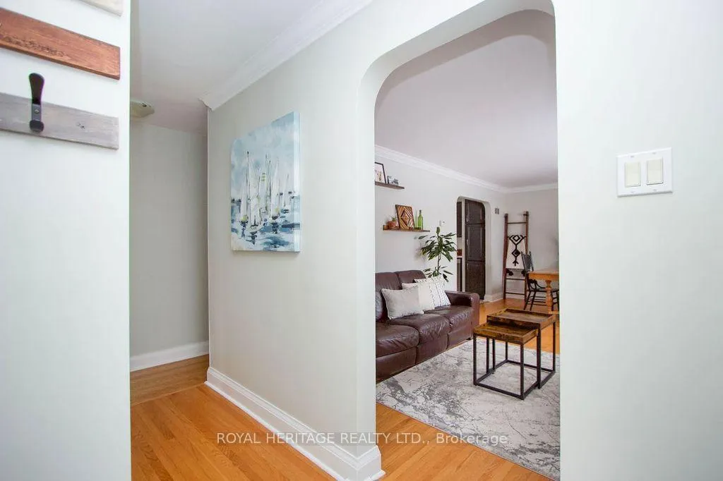 Photo 4 of 31 O'Dell Street, Clarington, Bowmanville — HOMEH