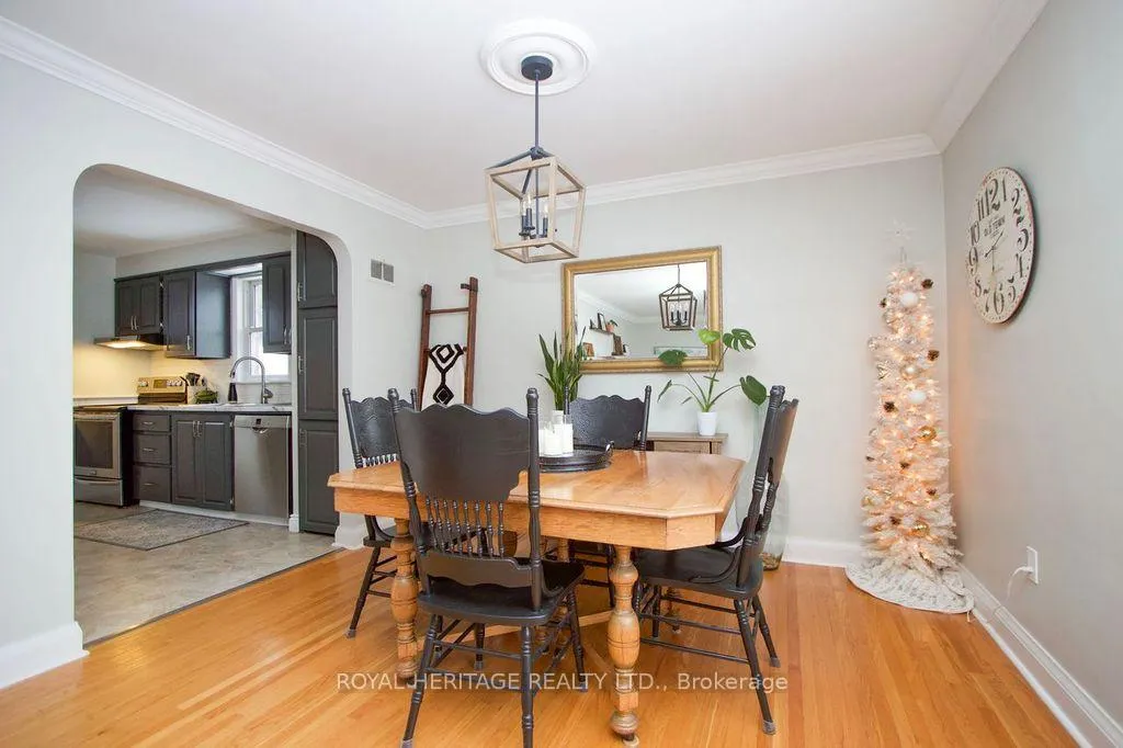 Photo 5 of 31 O'Dell Street, Clarington, Bowmanville — HOMEH