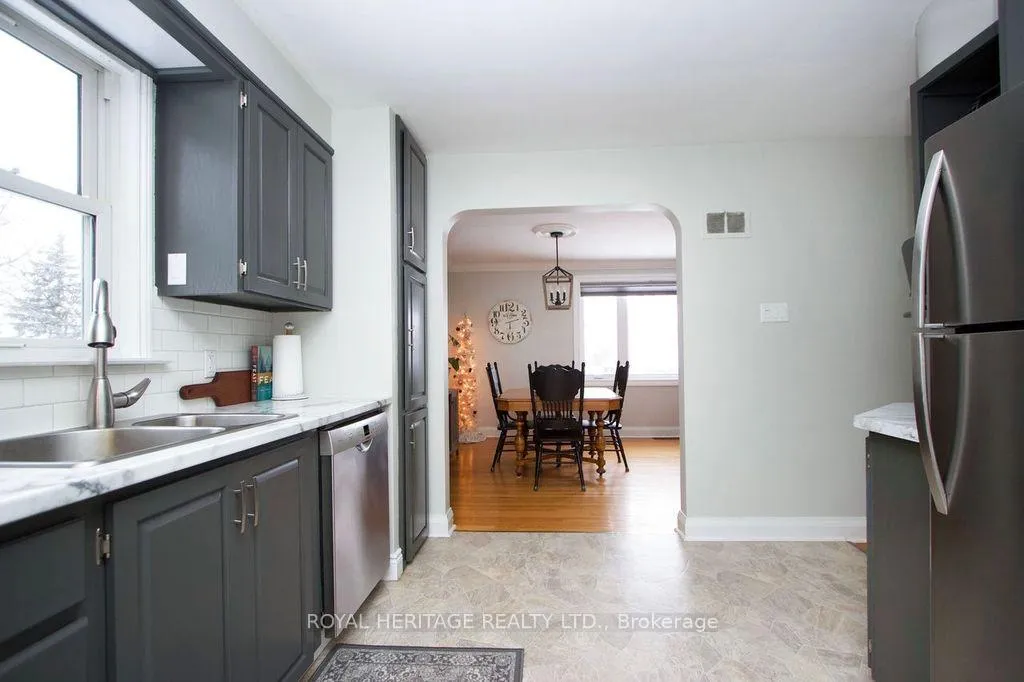 Photo 10 of 31 O'Dell Street, Clarington, Bowmanville — HOMEH