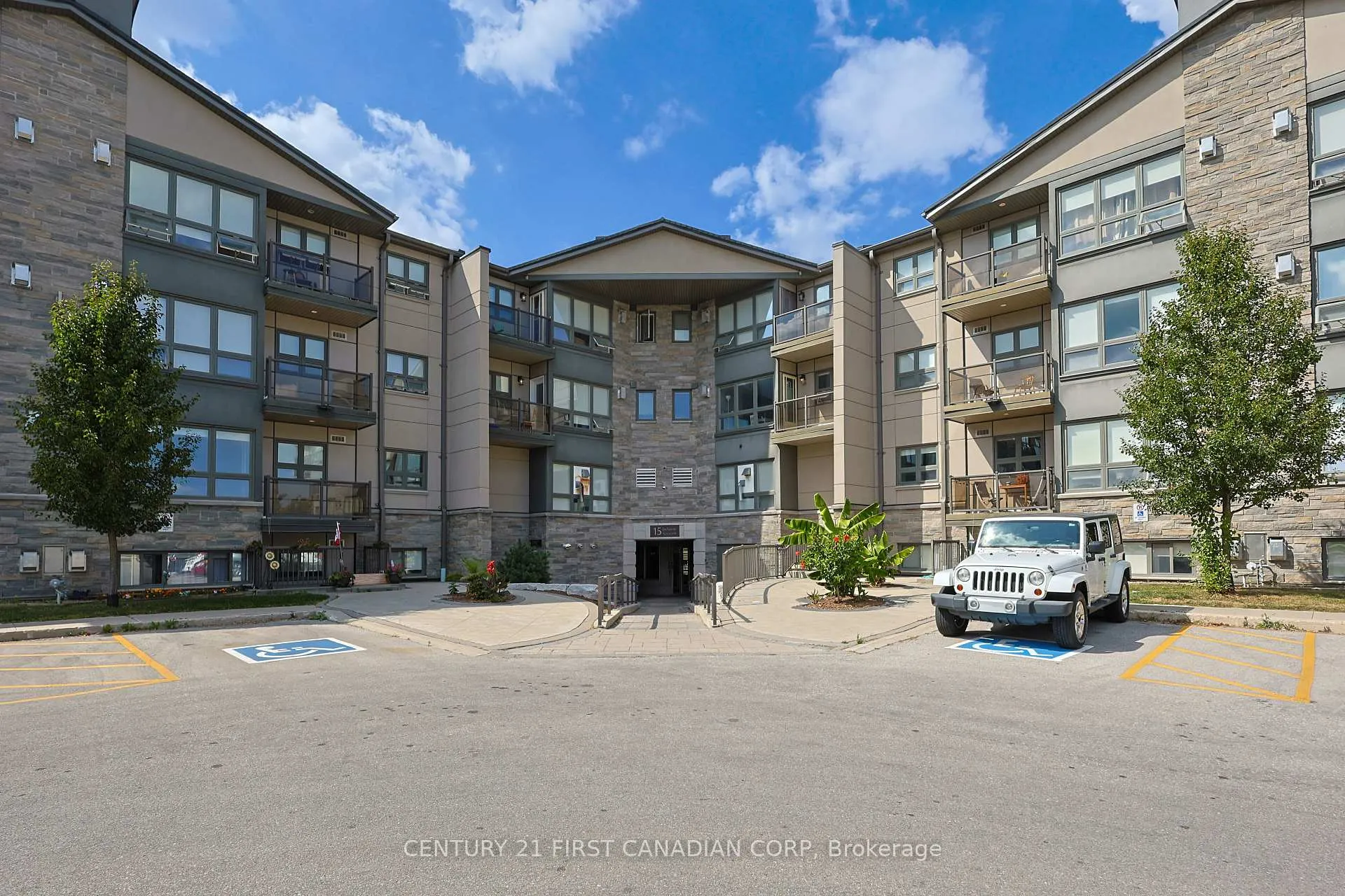 Front of Unit 215, 15 Jacksway Crescent