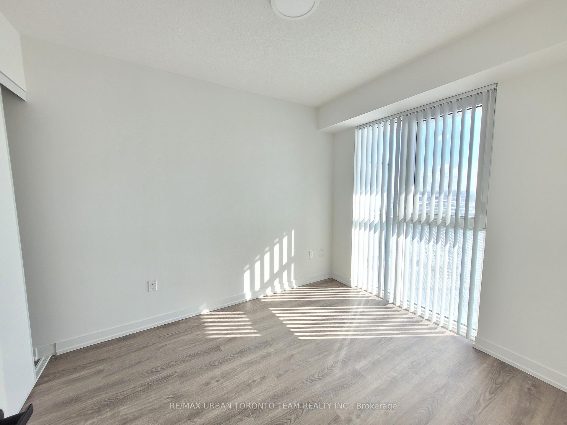Photo 4 of Unit 2005, 195 Commerce Street, Vaughan, Vaughan Corporate Centre — HOMEH