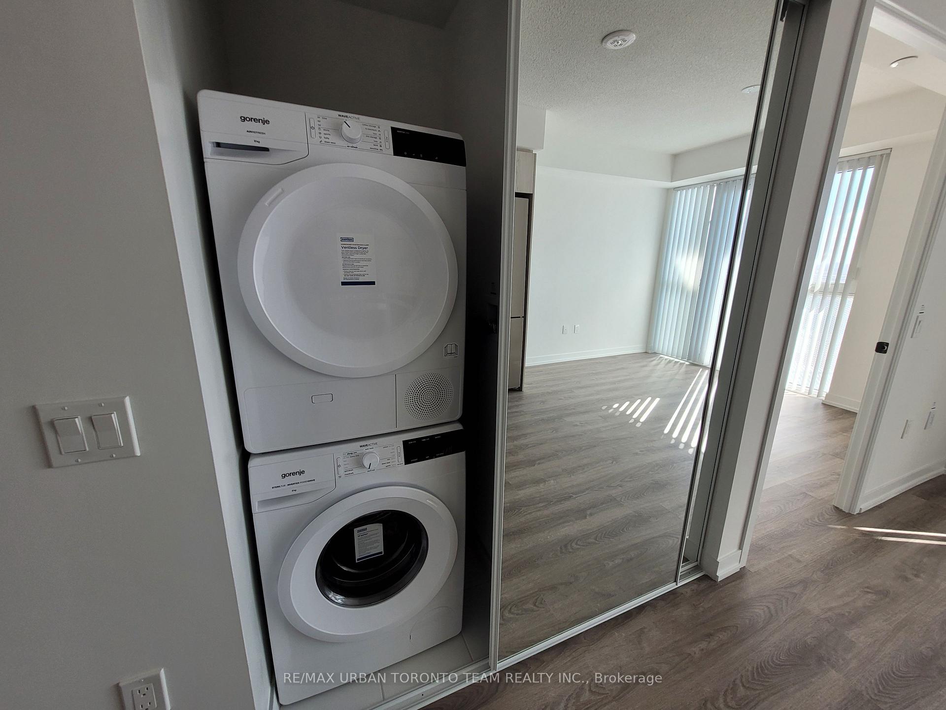 Photo 6 of Unit 2005, 195 Commerce Street, Vaughan, Vaughan Corporate Centre — HOMEH