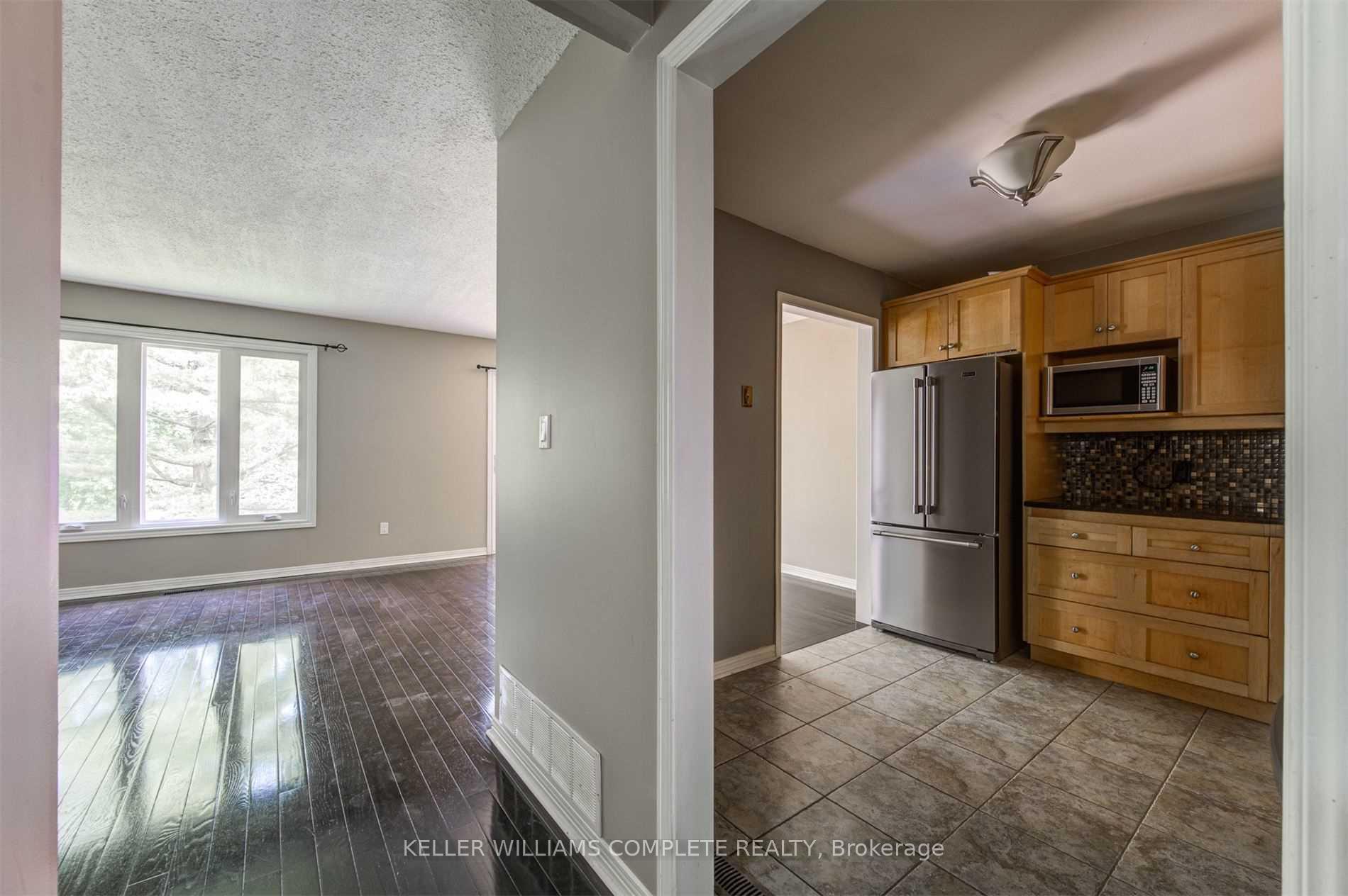 Photo 5 of Unit 16, 109 Wilson Street W, Hamilton, Ancaster — HOMEH