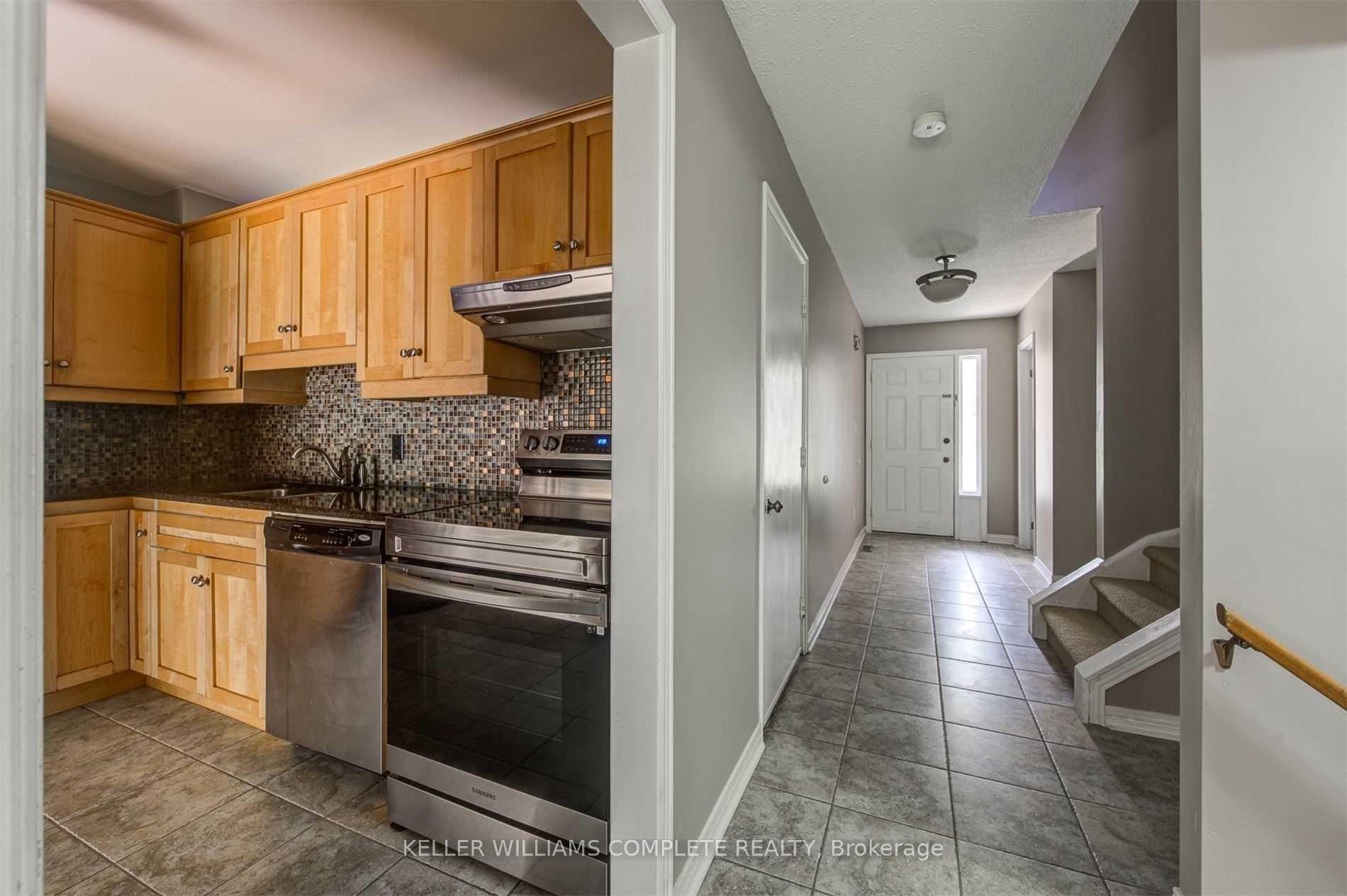 Photo 6 of Unit 16, 109 Wilson Street W, Hamilton, Ancaster — HOMEH