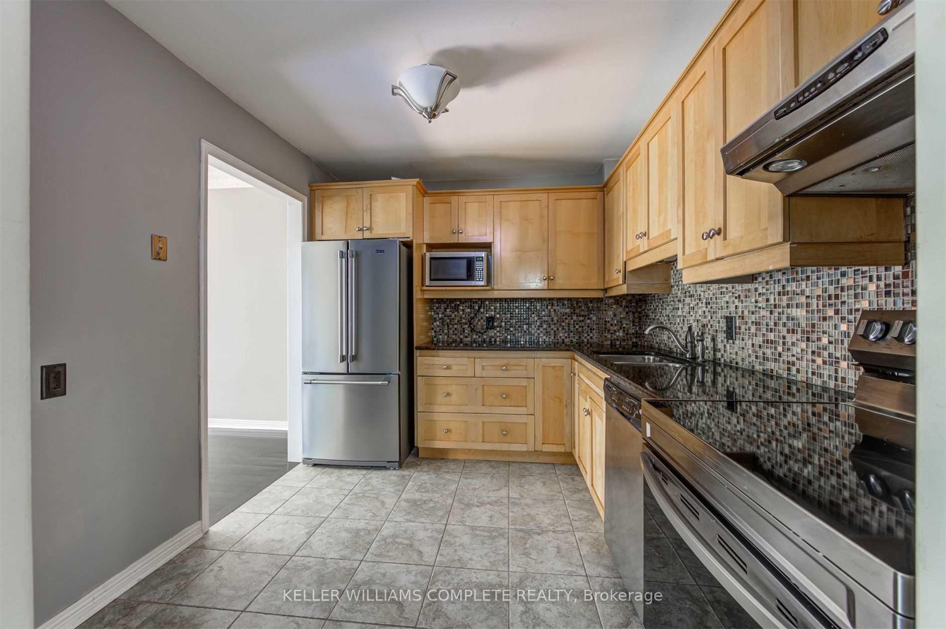 Photo 7 of Unit 16, 109 Wilson Street W, Hamilton, Ancaster — HOMEH