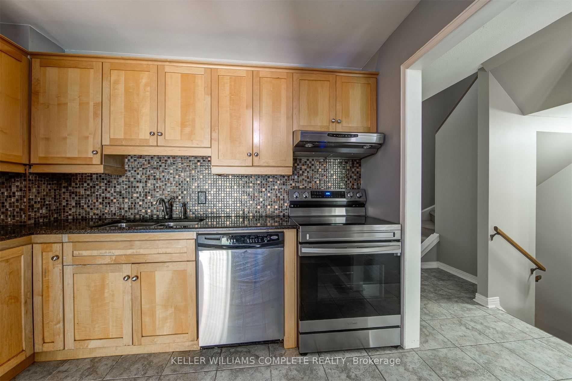 Photo 8 of Unit 16, 109 Wilson Street W, Hamilton, Ancaster — HOMEH