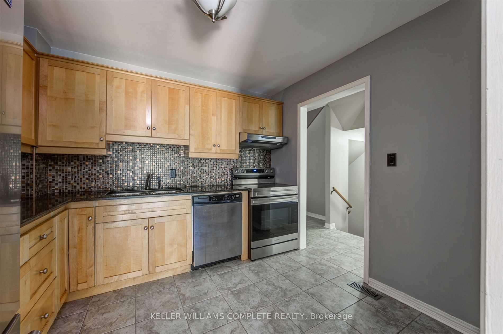 Photo 9 of Unit 16, 109 Wilson Street W, Hamilton, Ancaster — HOMEH