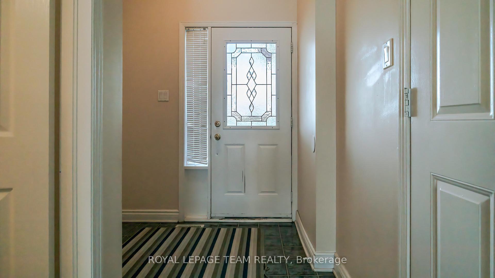 Photo 3 of 123 Queensbury Drive, Ottawa, Barrhaven - Longfields — HOMEH