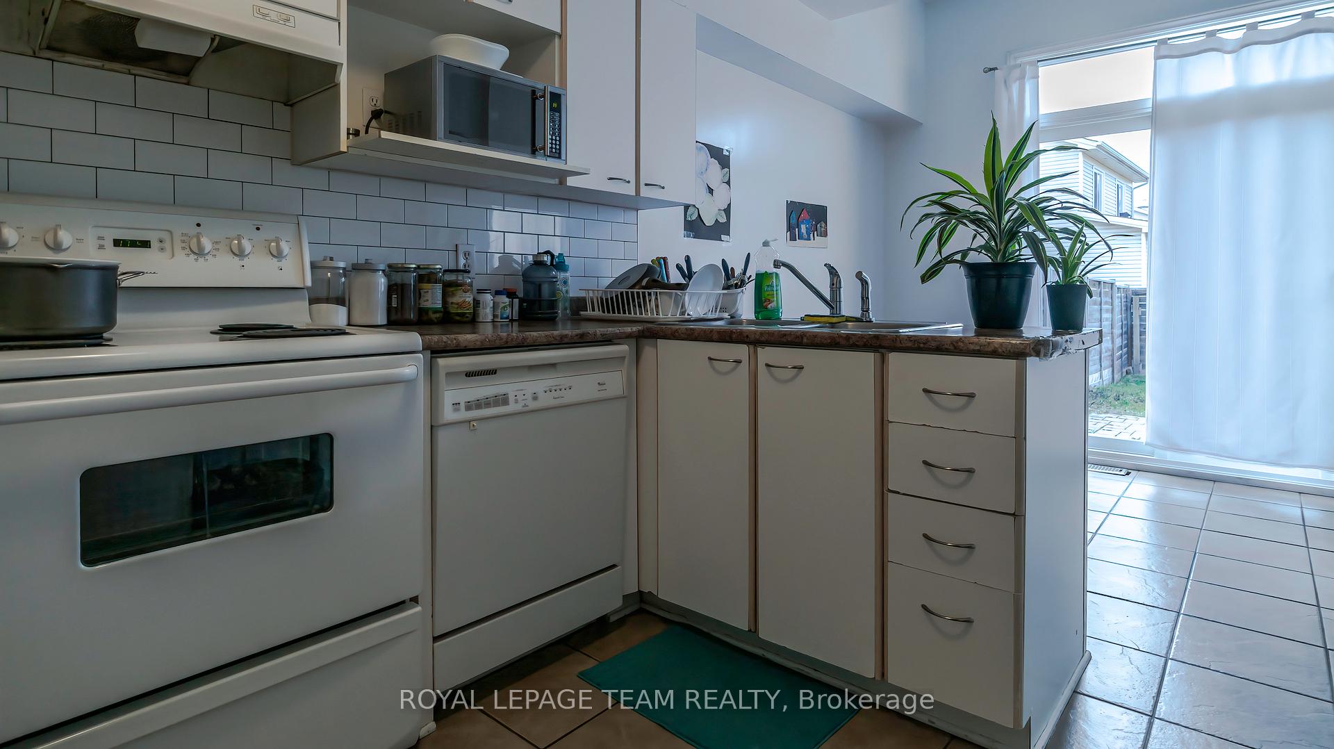 Photo 8 of 123 Queensbury Drive, Ottawa, Barrhaven - Longfields — HOMEH